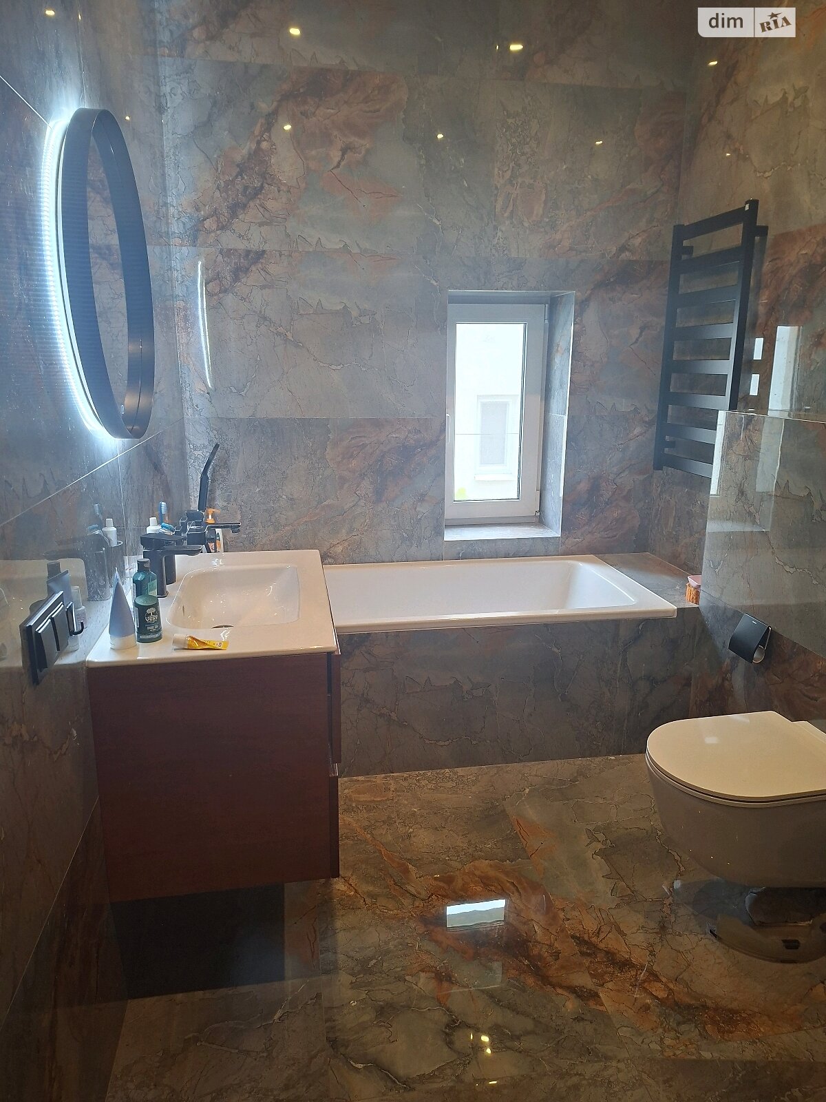 трехэтажный таунхаус, 100 кв. м, кирпич. Продажа в Гостомеле фото 1 трехэтажный таунхаус, 100 кв. м, кирпич. Продажа в Гостомеле фото 1