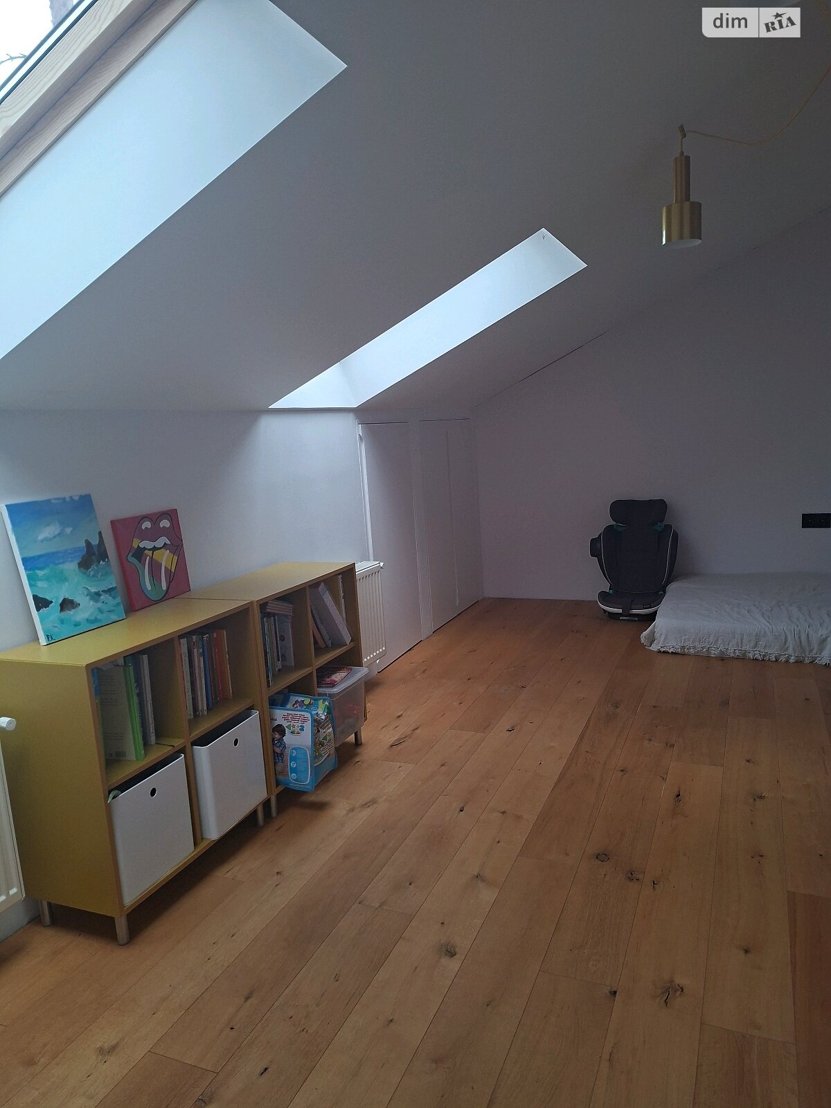 трехэтажный таунхаус, 100 кв. м, кирпич. Продажа в Гостомеле фото 1 трехэтажный таунхаус, 100 кв. м, кирпич. Продажа в Гостомеле фото 1