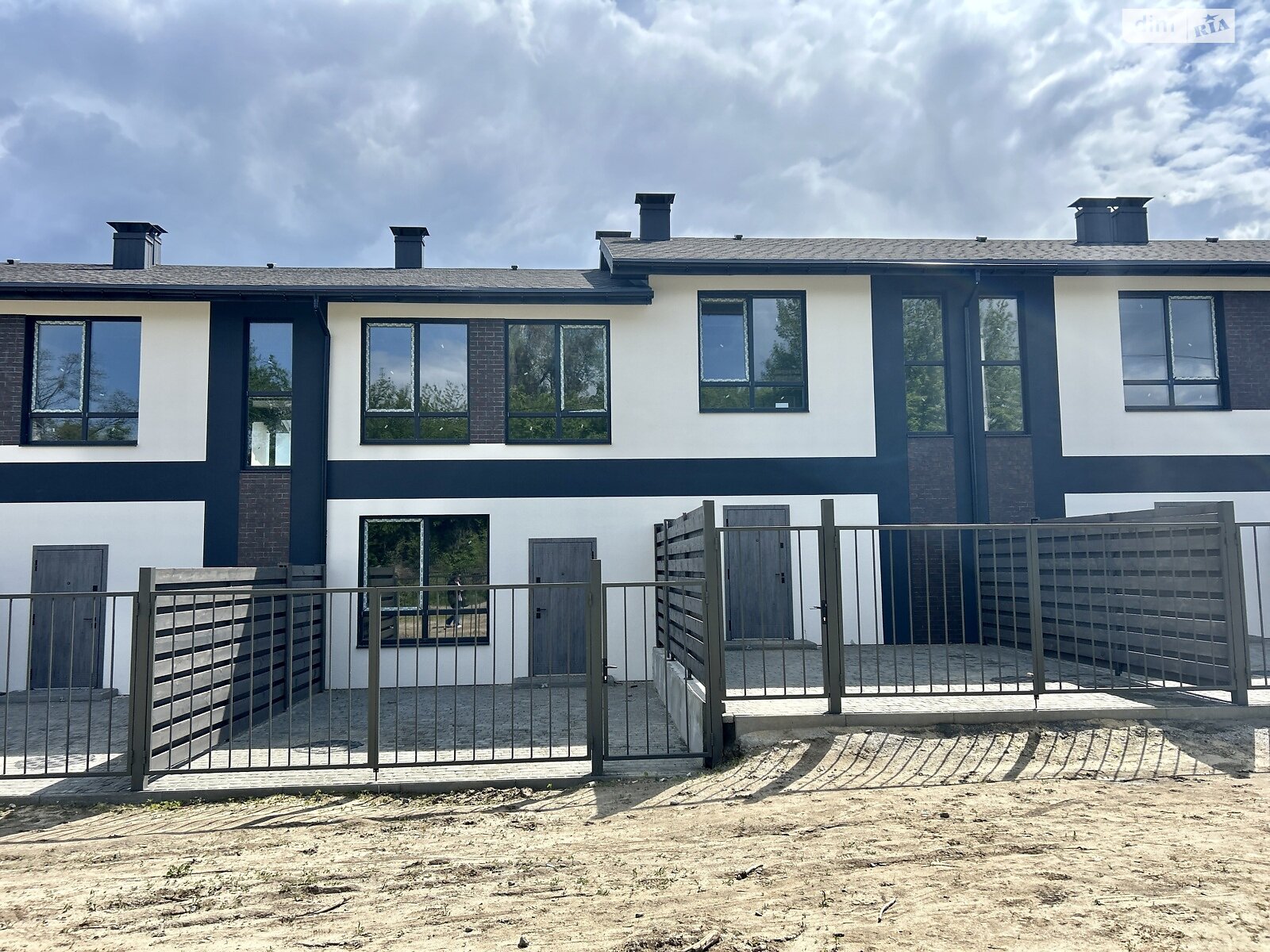 двоповерховий таунхаус, 98 кв. м, газобетон. Продаж у Гостомелі фото 1 двоповерховий таунхаус, 98 кв. м, газобетон. Продаж у Гостомелі фото 1