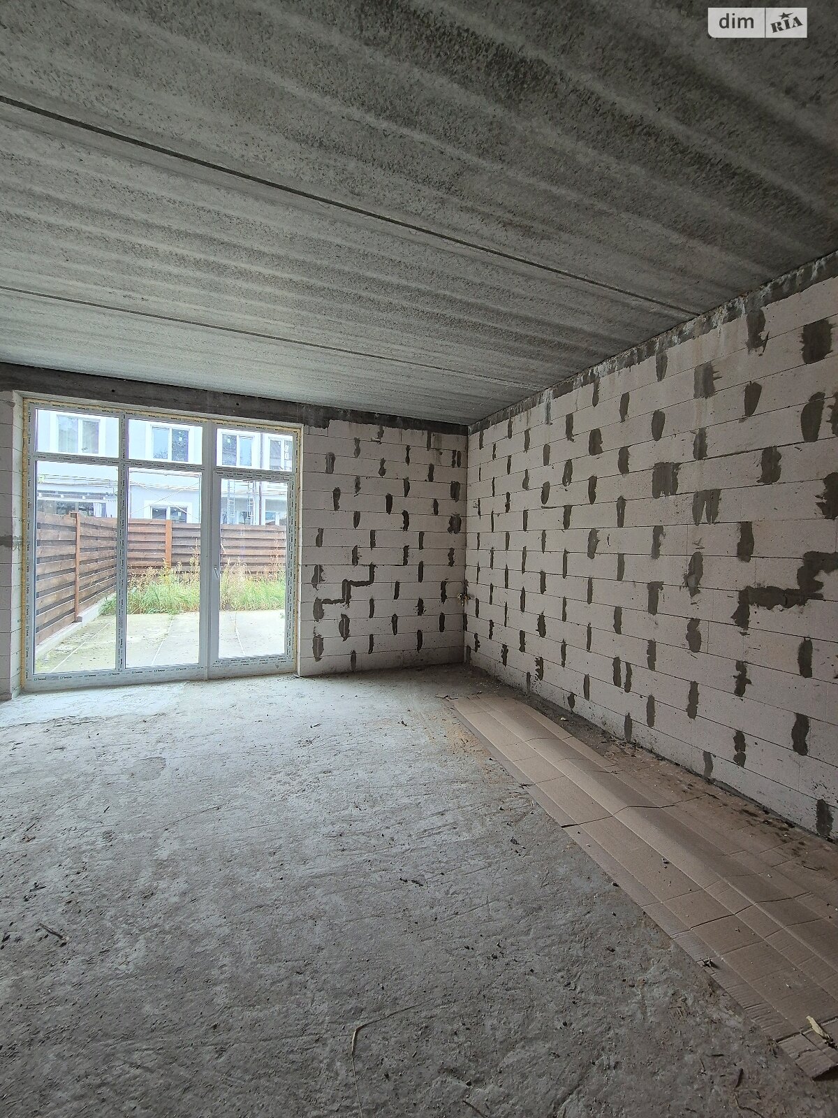 трехэтажный таунхаус, 105 кв. м, газобетон. Продажа в Гостомеле фото 1 трехэтажный таунхаус, 105 кв. м, газобетон. Продажа в Гостомеле фото 1