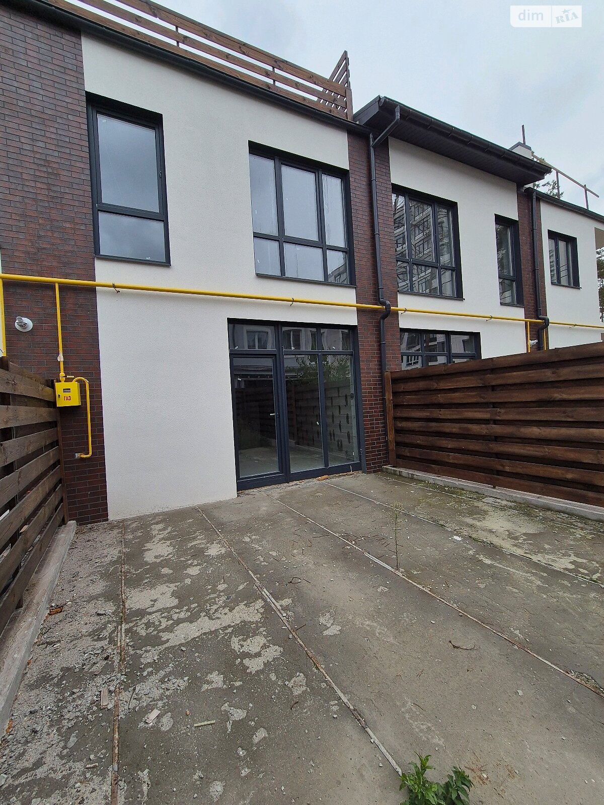 трехэтажный таунхаус, 105 кв. м, газобетон. Продажа в Гостомеле фото 1 трехэтажный таунхаус, 105 кв. м, газобетон. Продажа в Гостомеле фото 1