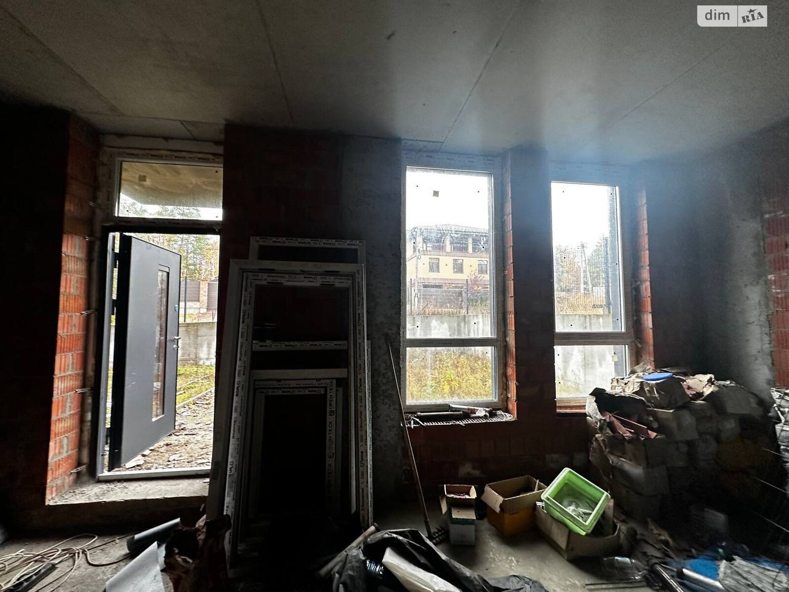 трехэтажный таунхаус, 130 кв. м, керамический блок. Продажа в Гостомеле фото 1