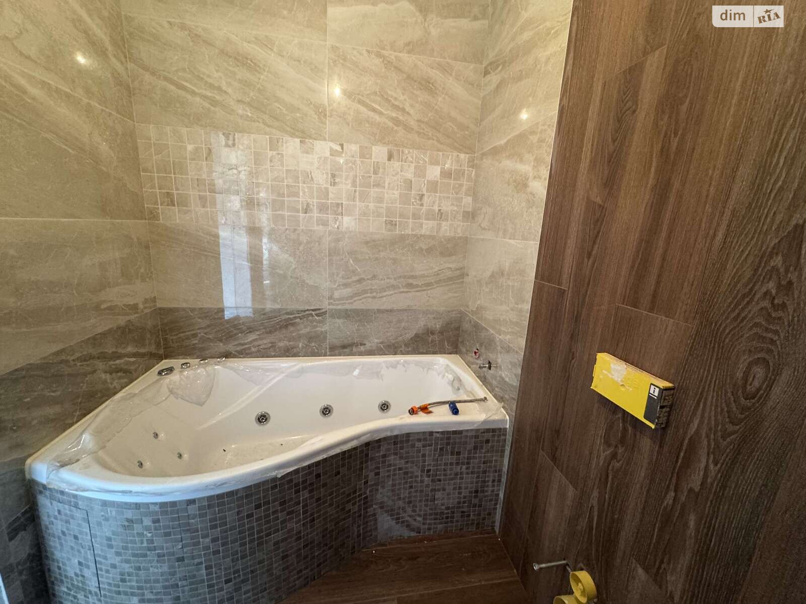 трехэтажный таунхаус, 114.5 кв. м, кирпич. Продажа в Гостомеле фото 1 трехэтажный таунхаус, 114.5 кв. м, кирпич. Продажа в Гостомеле фото 1