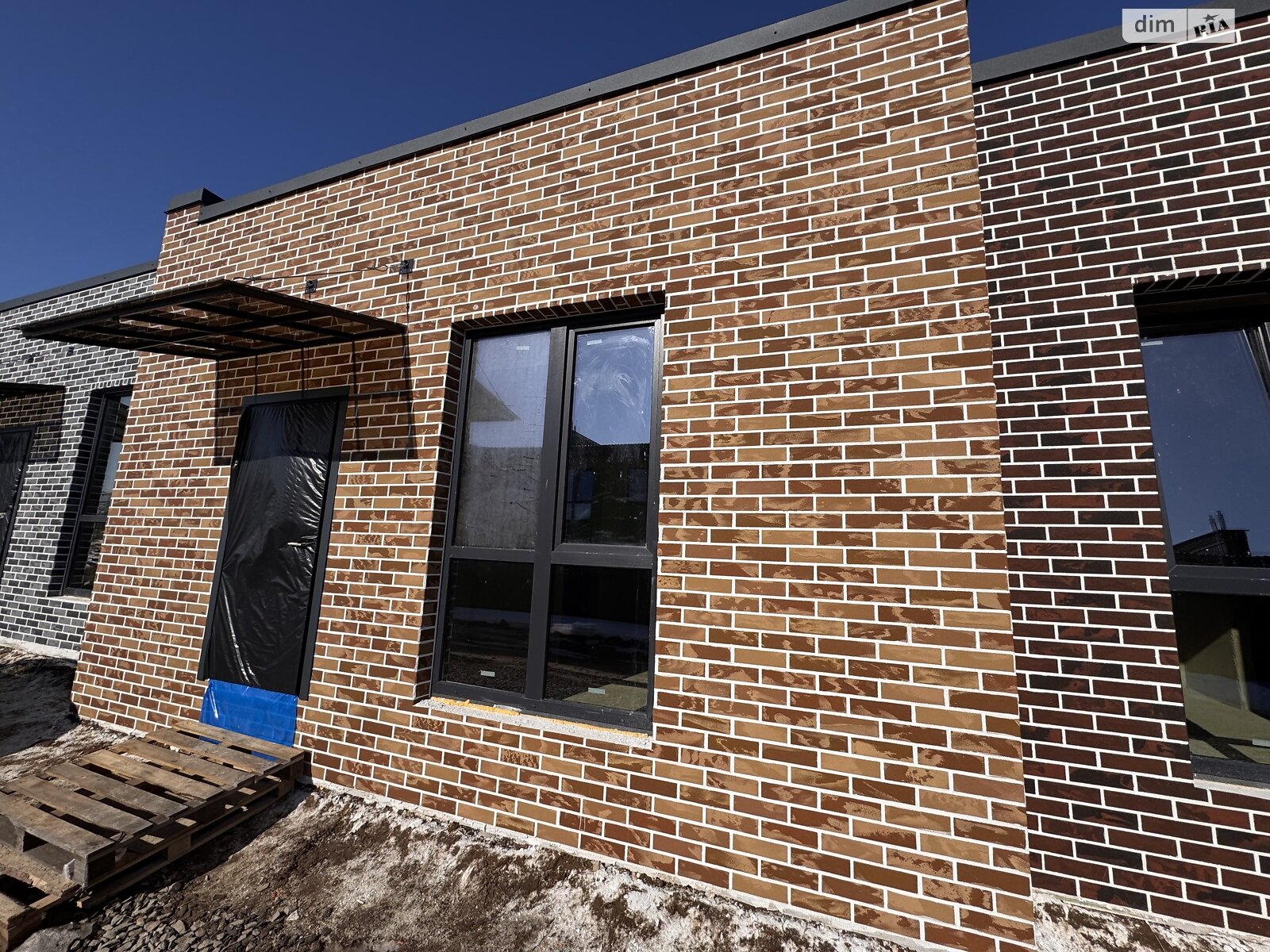 одноэтажный таунхаус, 56 кв. м, кирпич. Продажа в Гостомеле фото 1 одноэтажный таунхаус, 56 кв. м, кирпич. Продажа в Гостомеле фото 1