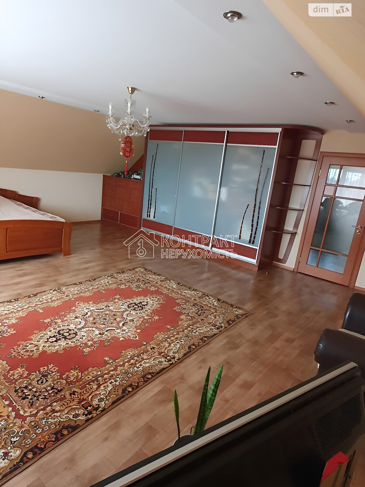 трехэтажный таунхаус, 770 кв. м, кирпич. Продажа в Харькове район Салтовский фото 1 трехэтажный таунхаус, 770 кв. м, кирпич. Продажа в Харькове район Салтовский фото 1