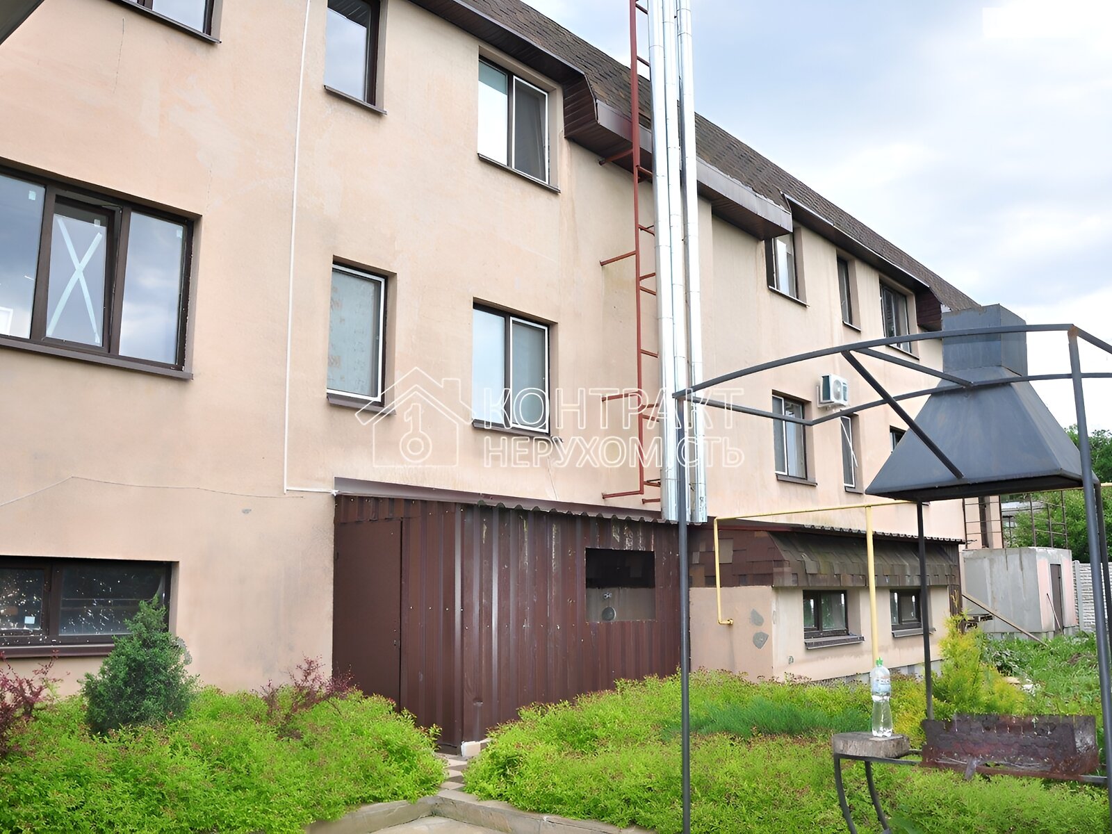 двоповерховий таунхаус, 850 кв. м, цегла. Продаж в Харкові, район Залютине фото 1 двоповерховий таунхаус, 850 кв. м, цегла. Продаж в Харкові, район Залютине фото 1