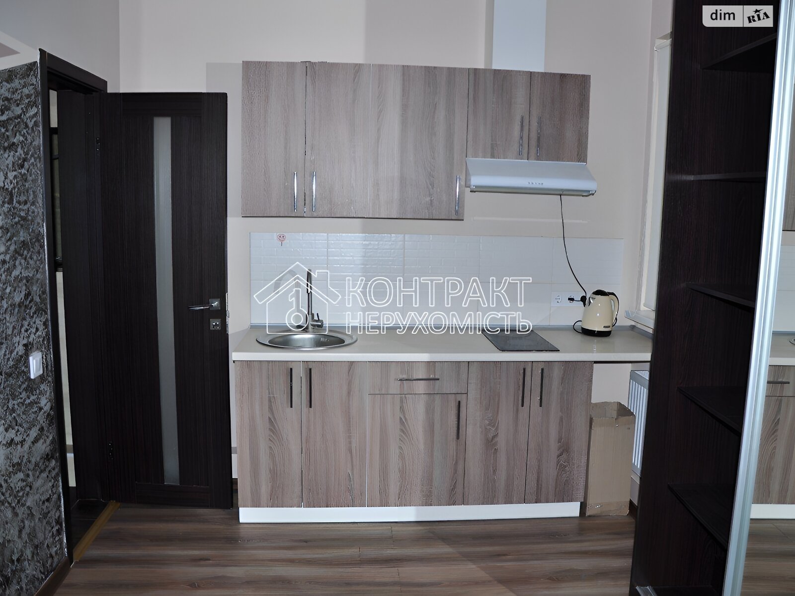 двоповерховий таунхаус, 850 кв. м, цегла. Продаж в Харкові, район Залютине фото 1 двоповерховий таунхаус, 850 кв. м, цегла. Продаж в Харкові, район Залютине фото 1