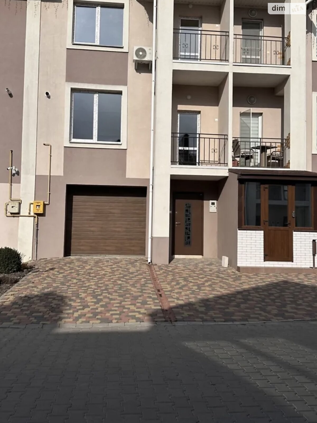 двухэтажный таунхаус, 184.2 кв. м, кирпич. Продажа в Хмельницком район Дубово фото 1 двухэтажный таунхаус, 184.2 кв. м, кирпич. Продажа в Хмельницком район Дубово фото 1