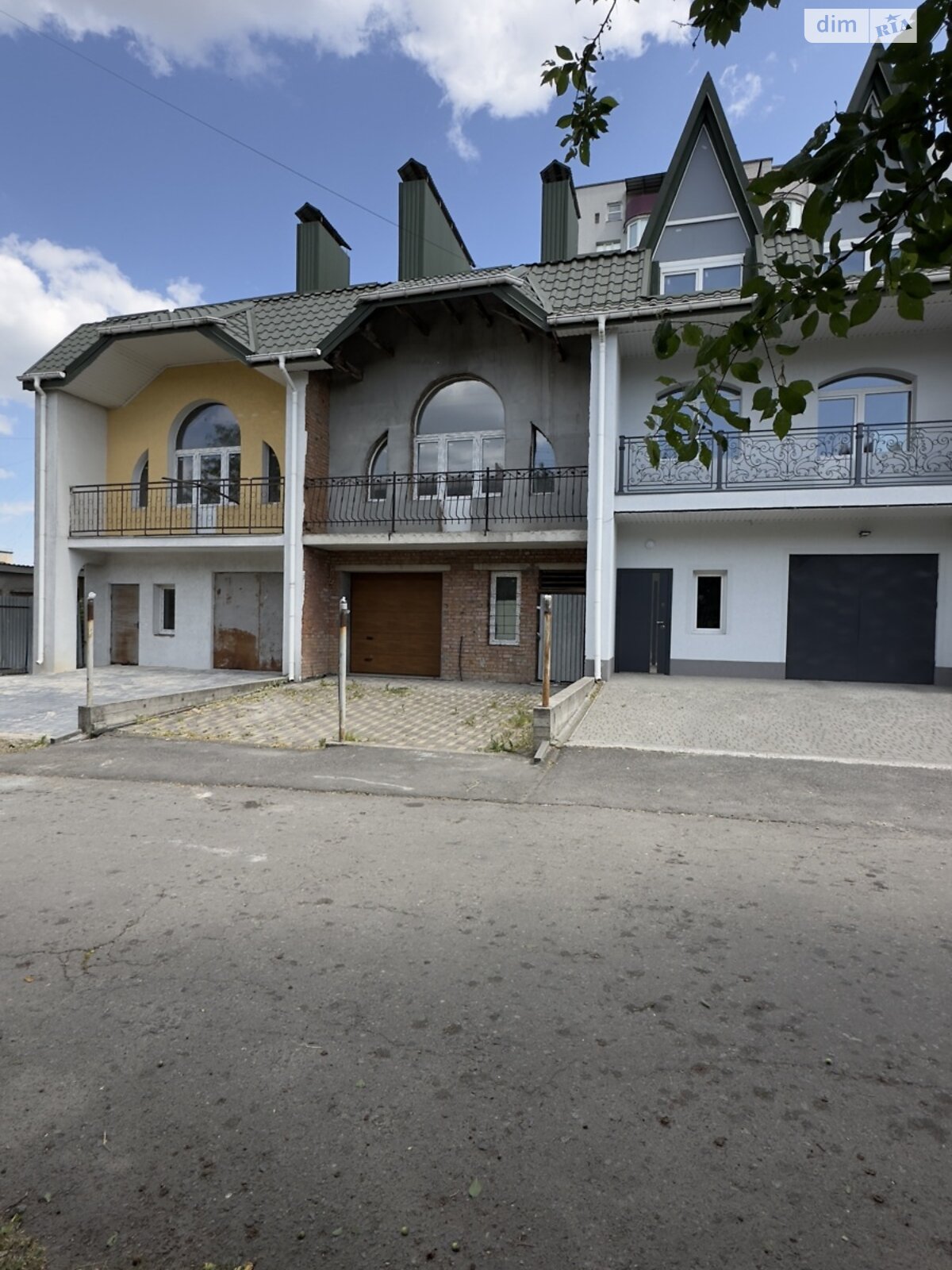 трехэтажный таунхаус, 220 кв. м, кирпич. Продажа в Хмельницком фото 1 трехэтажный таунхаус, 220 кв. м, кирпич. Продажа в Хмельницком фото 1