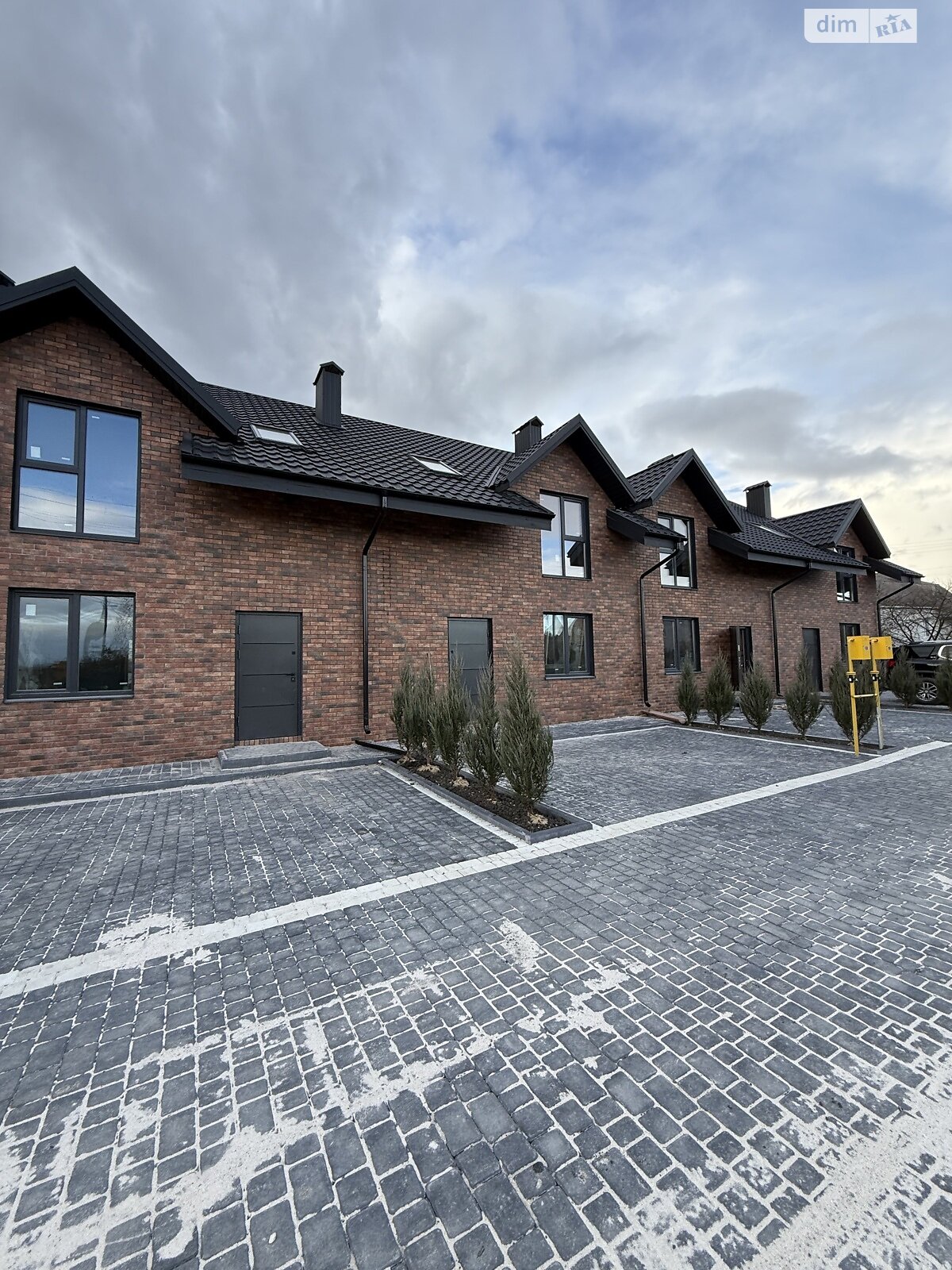 двоповерховий таунхаус, 130 кв. м, цегла. Продаж в Хмельницькому, район Лезневе фото 1 двоповерховий таунхаус, 130 кв. м, цегла. Продаж в Хмельницькому, район Лезневе фото 1