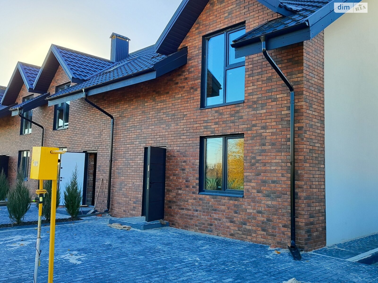 двухэтажный таунхаус, 130 кв. м, кирпич. Продажа в Хмельницком район Лезневое фото 1 двухэтажный таунхаус, 130 кв. м, кирпич. Продажа в Хмельницком район Лезневое фото 1