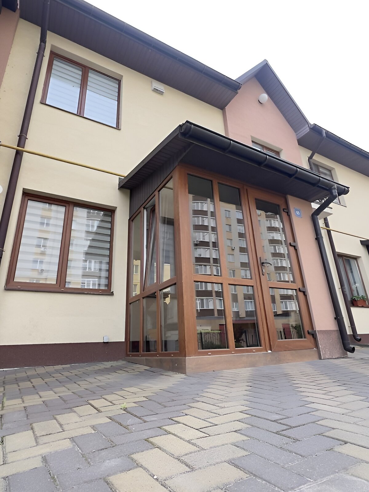двухэтажный таунхаус, 98 кв. м, кирпич. Продажа в Хмельницком район Выставка фото 1 двухэтажный таунхаус, 98 кв. м, кирпич. Продажа в Хмельницком район Выставка фото 1
