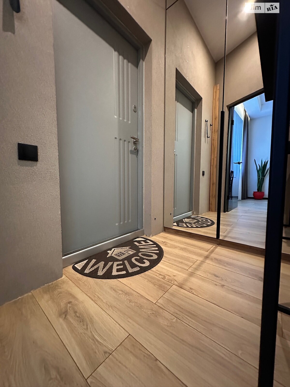 трехэтажный таунхаус, 100 кв. м, кирпич силикатный. Продажа в Хмельницком район Юго-Западный фото 1 трехэтажный таунхаус, 100 кв. м, кирпич силикатный. Продажа в Хмельницком район Юго-Западный фото 1