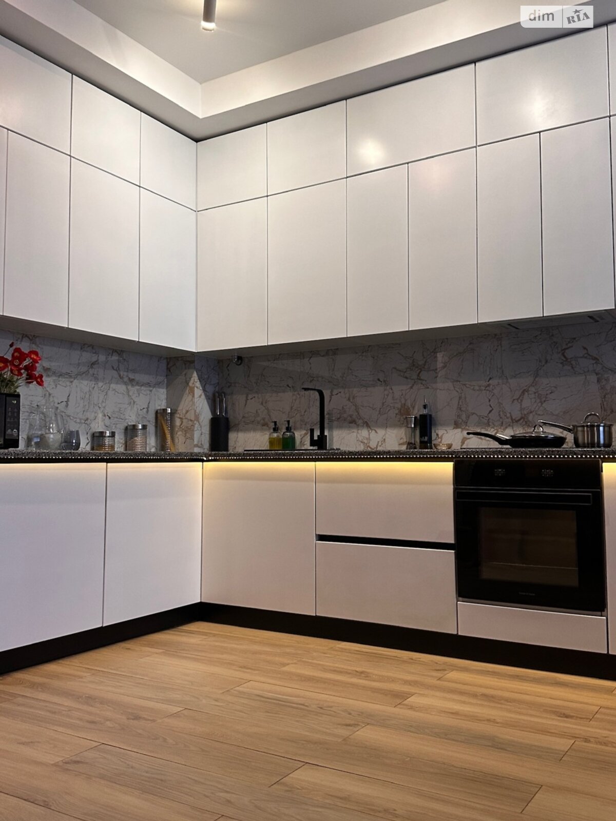 трехэтажный таунхаус, 100 кв. м, кирпич силикатный. Продажа в Хмельницком район Юго-Западный фото 1 трехэтажный таунхаус, 100 кв. м, кирпич силикатный. Продажа в Хмельницком район Юго-Западный фото 1