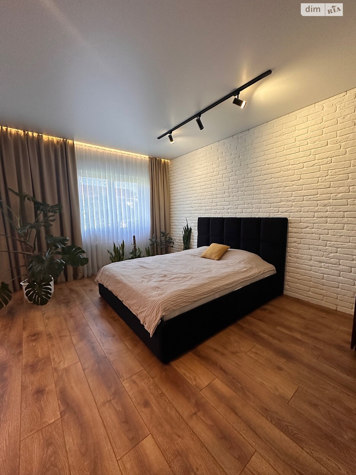 трехэтажный таунхаус, 100 кв. м, кирпич силикатный. Продажа в Хмельницком район Юго-Западный фото 1 трехэтажный таунхаус, 100 кв. м, кирпич силикатный. Продажа в Хмельницком район Юго-Западный фото 1