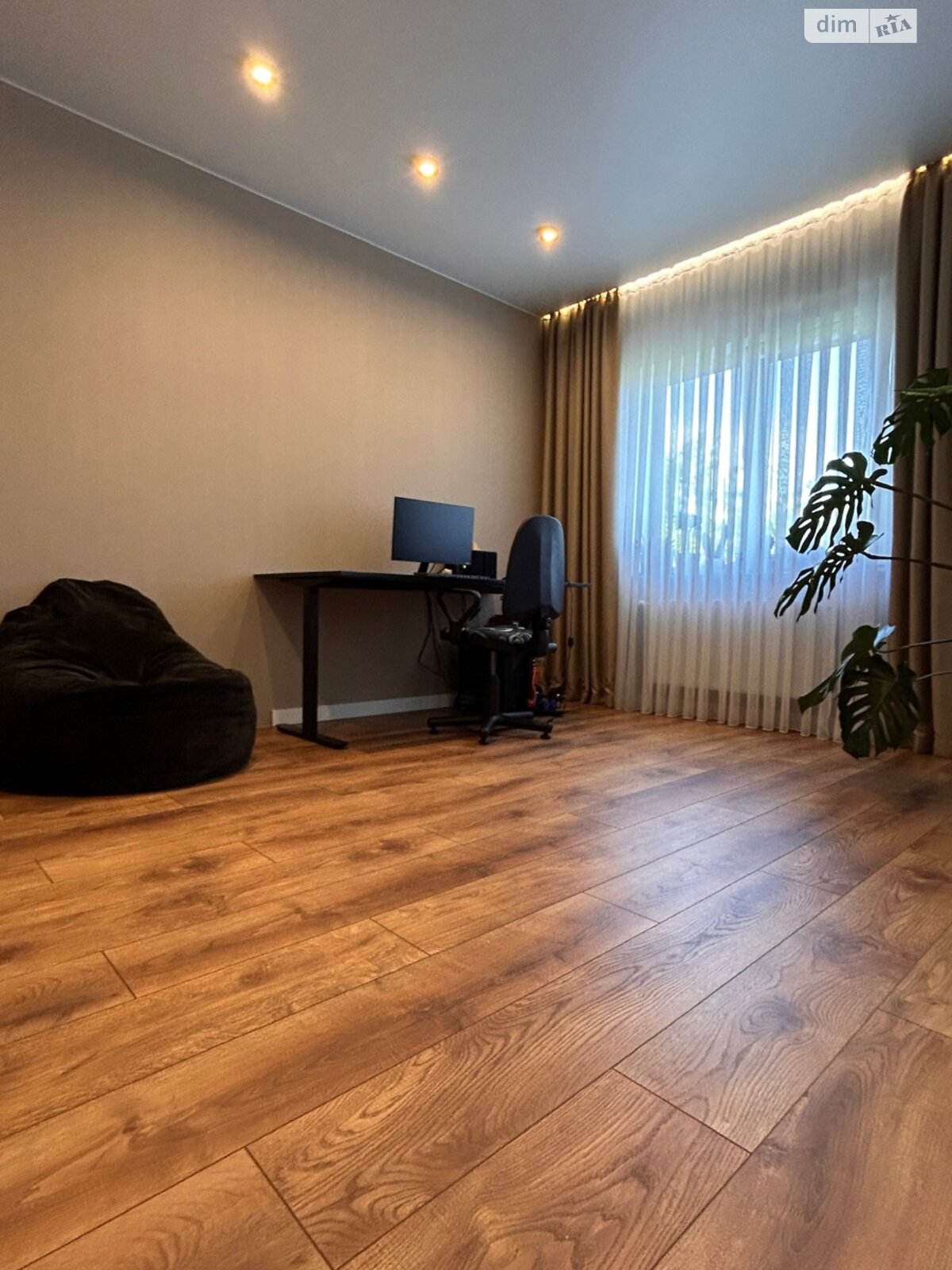 трехэтажный таунхаус, 100 кв. м, кирпич силикатный. Продажа в Хмельницком район Юго-Западный фото 1 трехэтажный таунхаус, 100 кв. м, кирпич силикатный. Продажа в Хмельницком район Юго-Западный фото 1