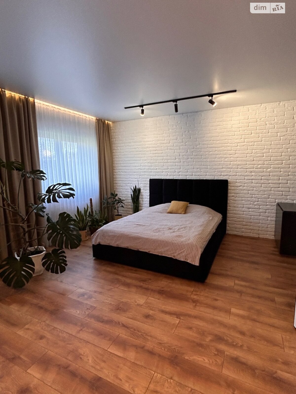 трехэтажный таунхаус, 100 кв. м, кирпич силикатный. Продажа в Хмельницком район Юго-Западный фото 1 трехэтажный таунхаус, 100 кв. м, кирпич силикатный. Продажа в Хмельницком район Юго-Западный фото 1