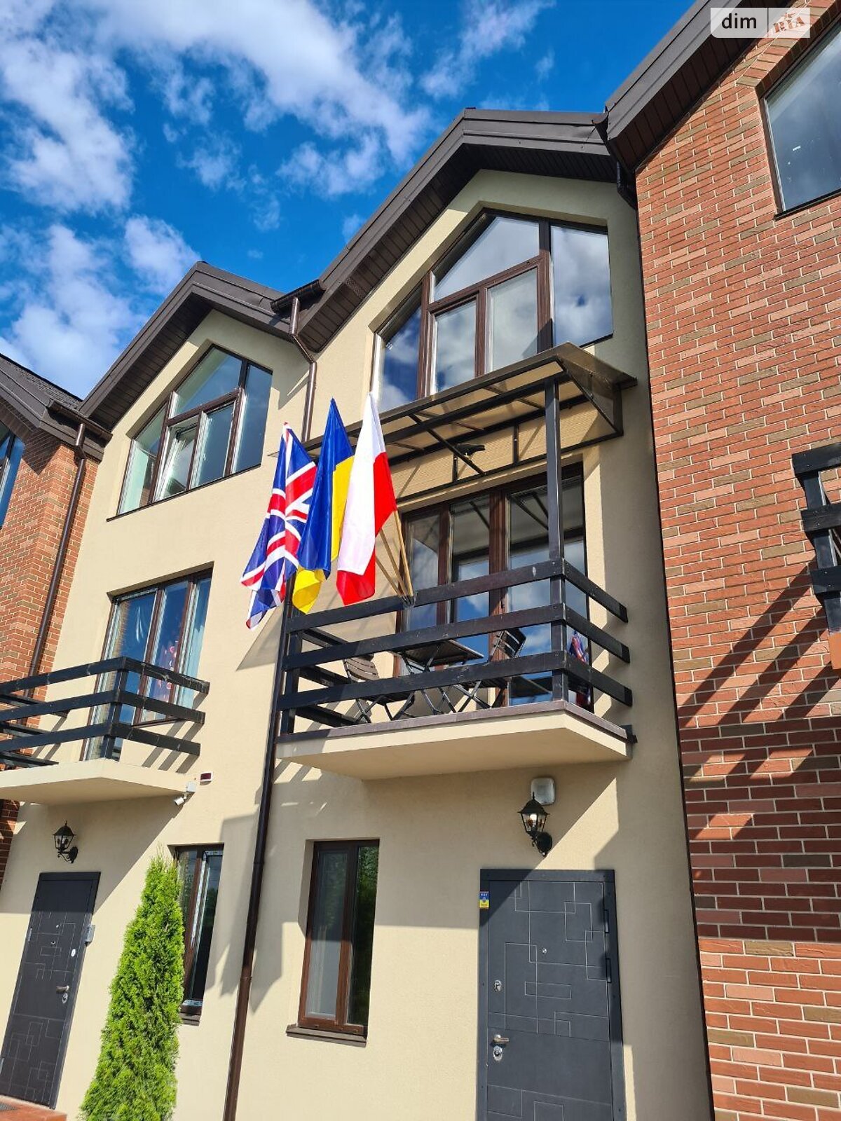 трехэтажный таунхаус, 124 кв. м, кирпич. Продажа в Ходосовке фото 1