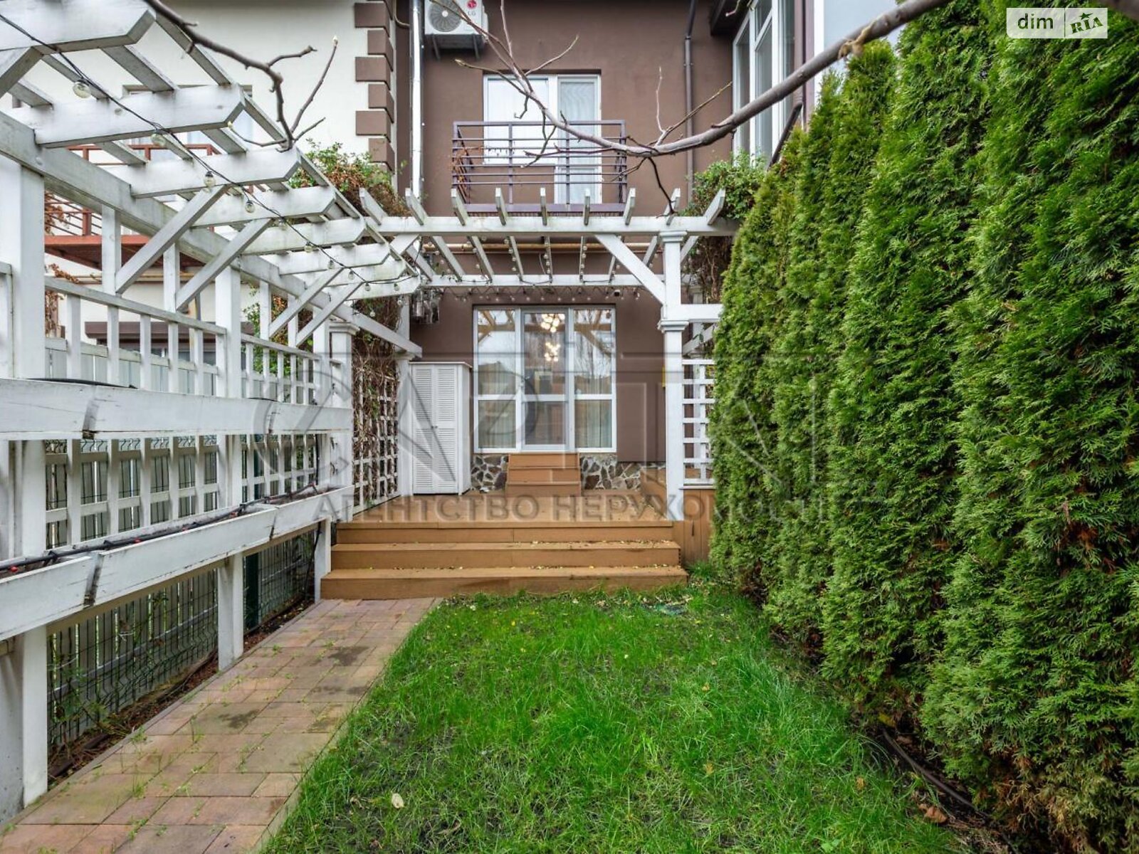 трехэтажный таунхаус, 109.2 кв. м, кирпич. Продажа в Ходосовке фото 1