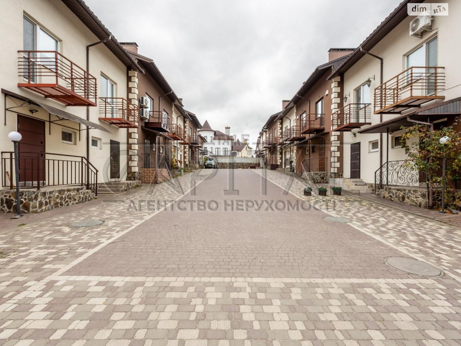 трехэтажный таунхаус, 109.2 кв. м, кирпич. Продажа в Ходосовке фото 1