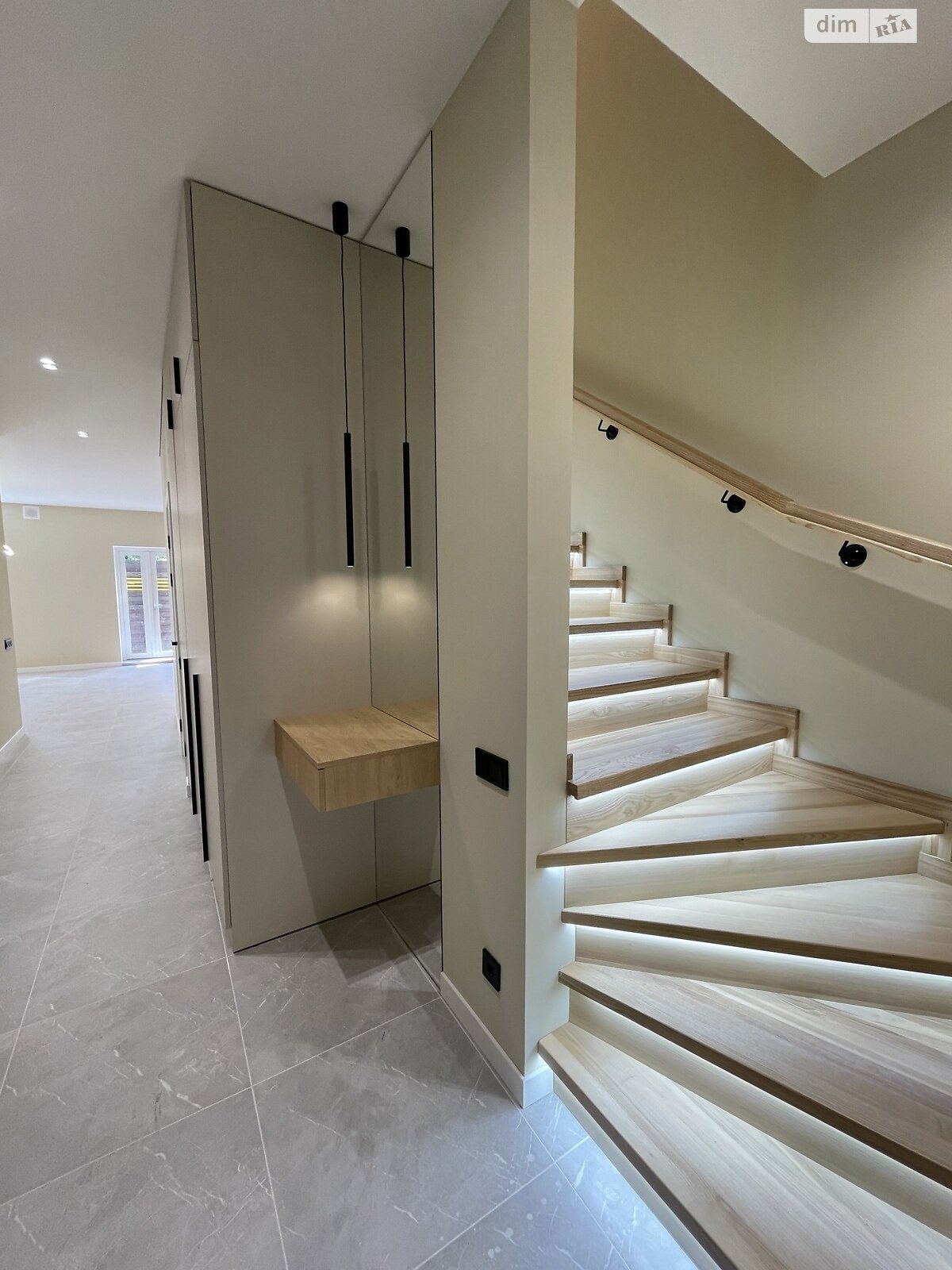 двухэтажный таунхаус, 120 кв. м, кирпич. Продажа в Ирпене фото 1