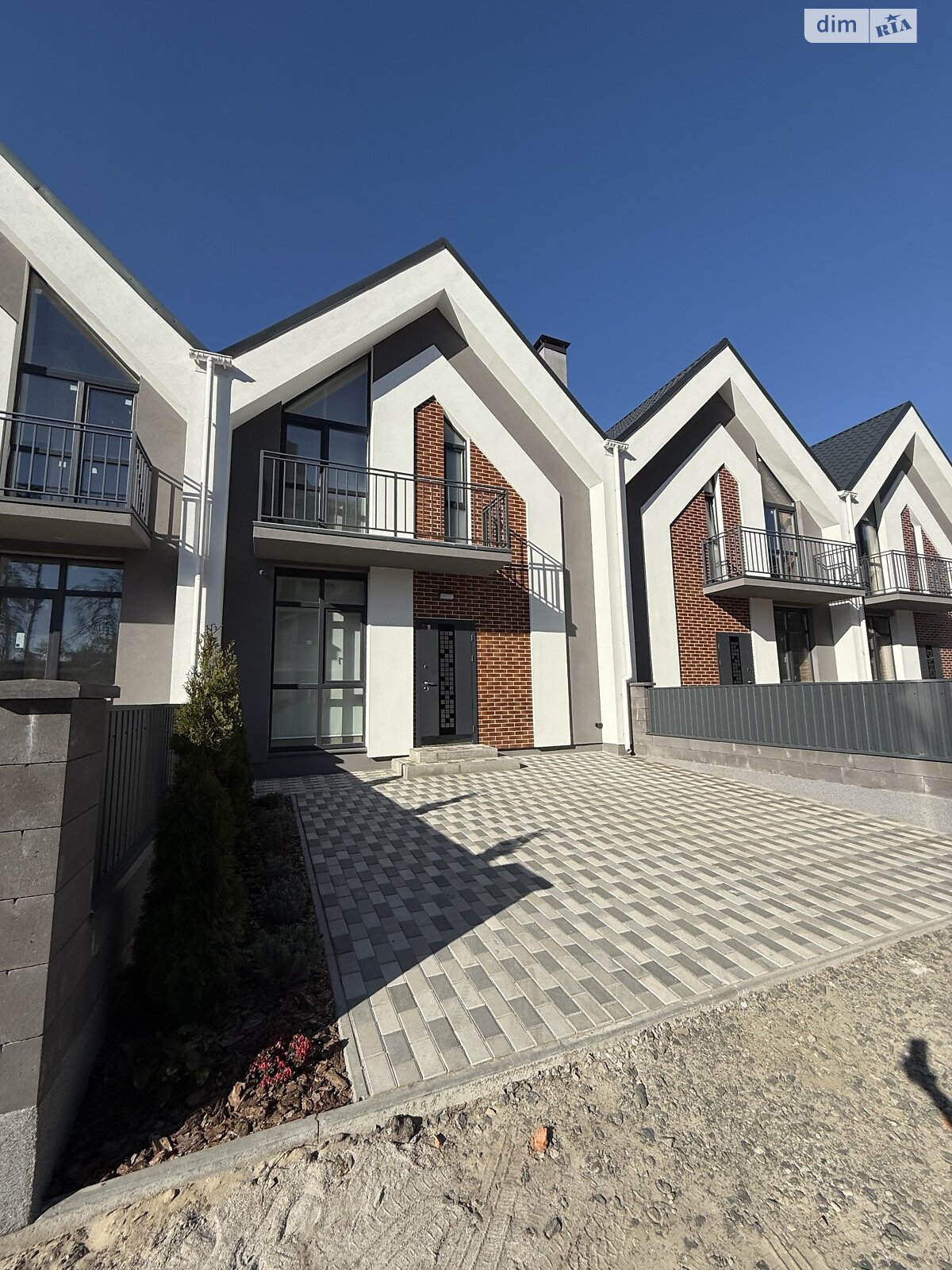двоповерховий таунхаус, 97 кв. м, кирпич. Продаж в Ірпені, район Ірпінь фото 1 двоповерховий таунхаус, 97 кв. м, кирпич. Продаж в Ірпені, район Ірпінь фото 1