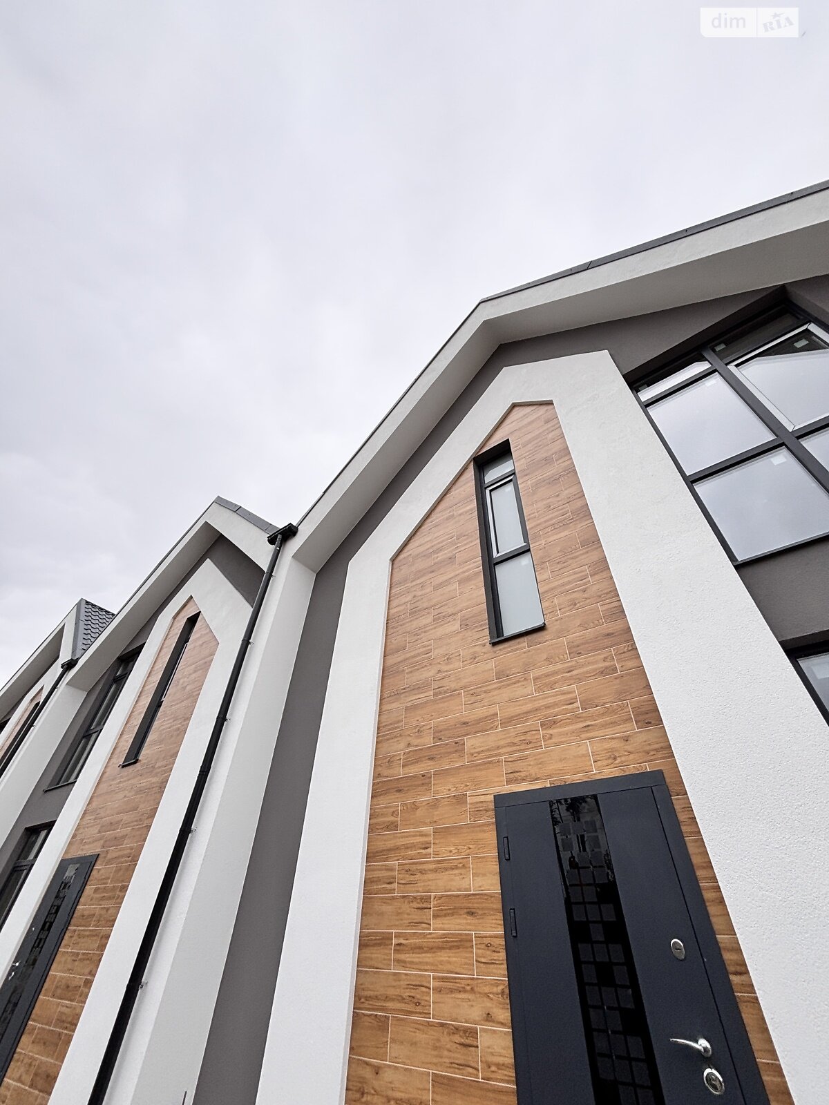 двухэтажный таунхаус, 100 кв. м, кирпич. Продажа в Ирпене район Ирпень фото 1 двухэтажный таунхаус, 100 кв. м, кирпич. Продажа в Ирпене район Ирпень фото 1