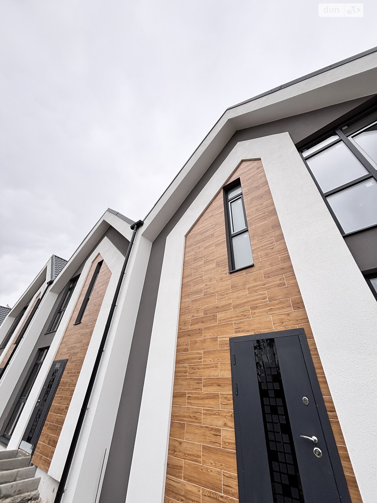 двухэтажный таунхаус, 100 кв. м, кирпич. Продажа в Ирпене район Ирпень фото 1 двухэтажный таунхаус, 100 кв. м, кирпич. Продажа в Ирпене район Ирпень фото 1