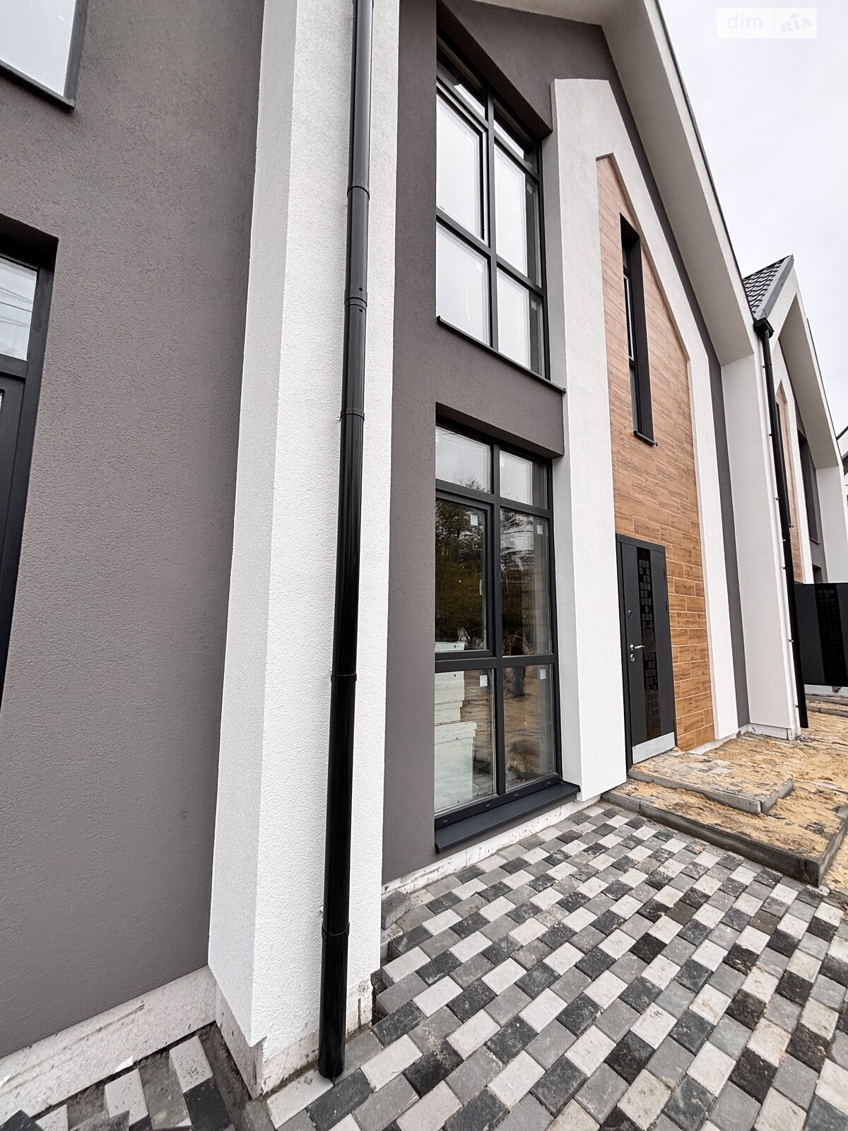 двухэтажный таунхаус, 100 кв. м, кирпич. Продажа в Ирпене район Ирпень фото 1 двухэтажный таунхаус, 100 кв. м, кирпич. Продажа в Ирпене район Ирпень фото 1