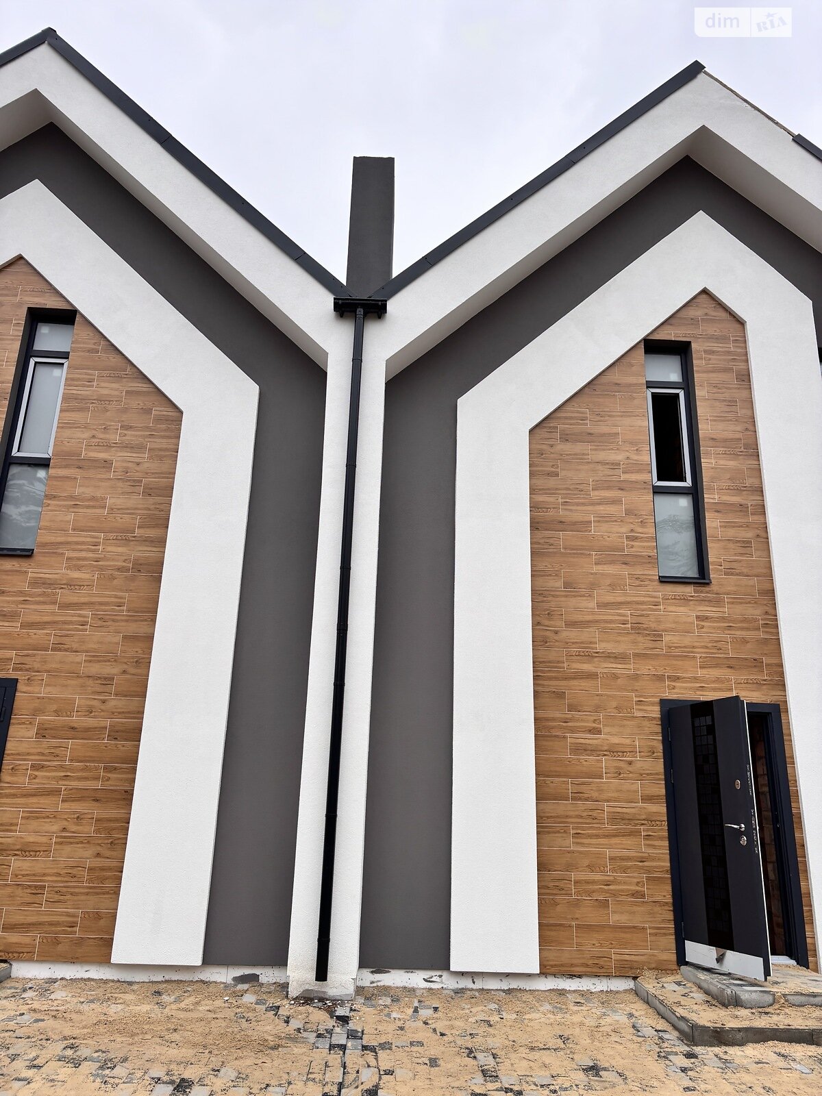 двухэтажный таунхаус, 100 кв. м, кирпич. Продажа в Ирпене район Ирпень фото 1 двухэтажный таунхаус, 100 кв. м, кирпич. Продажа в Ирпене район Ирпень фото 1