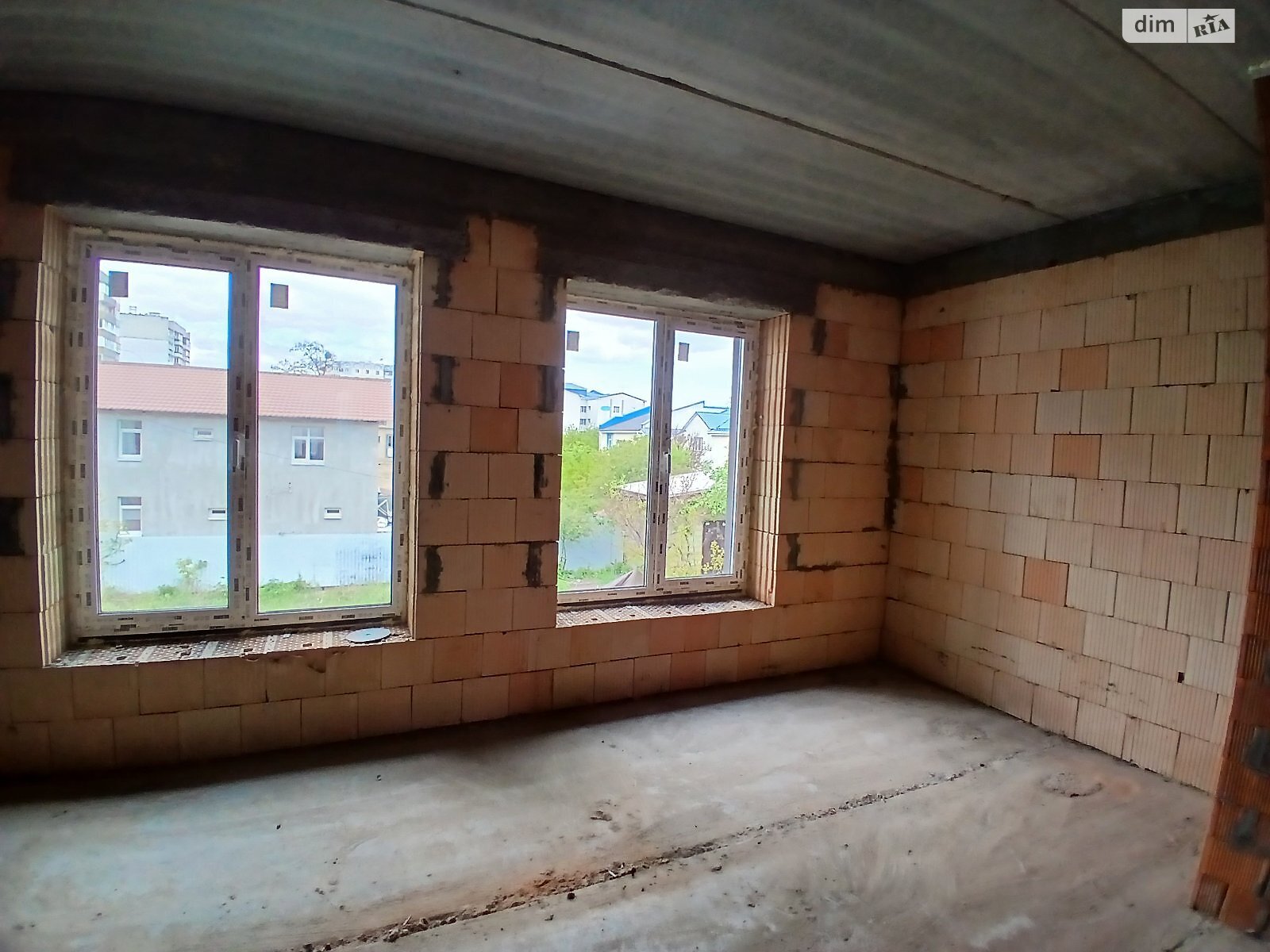 трехэтажный таунхаус, 93 кв. м, кирпич. Продажа в Ирпене район Ирпень фото 1 трехэтажный таунхаус, 93 кв. м, кирпич. Продажа в Ирпене район Ирпень фото 1