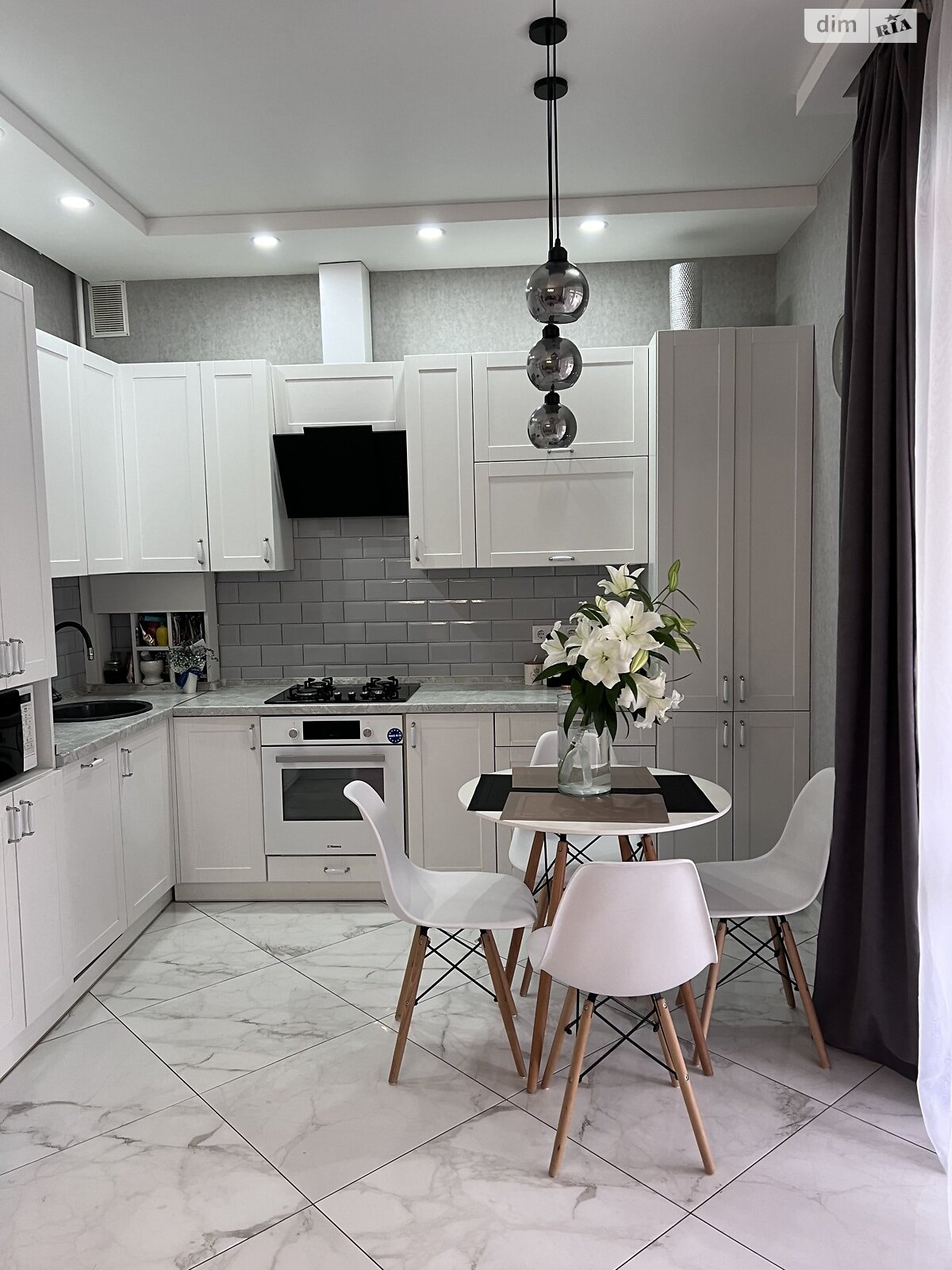 трехэтажный таунхаус, 170 кв. м, керамический блок. Продажа в Ирпене район Ирпень фото 1