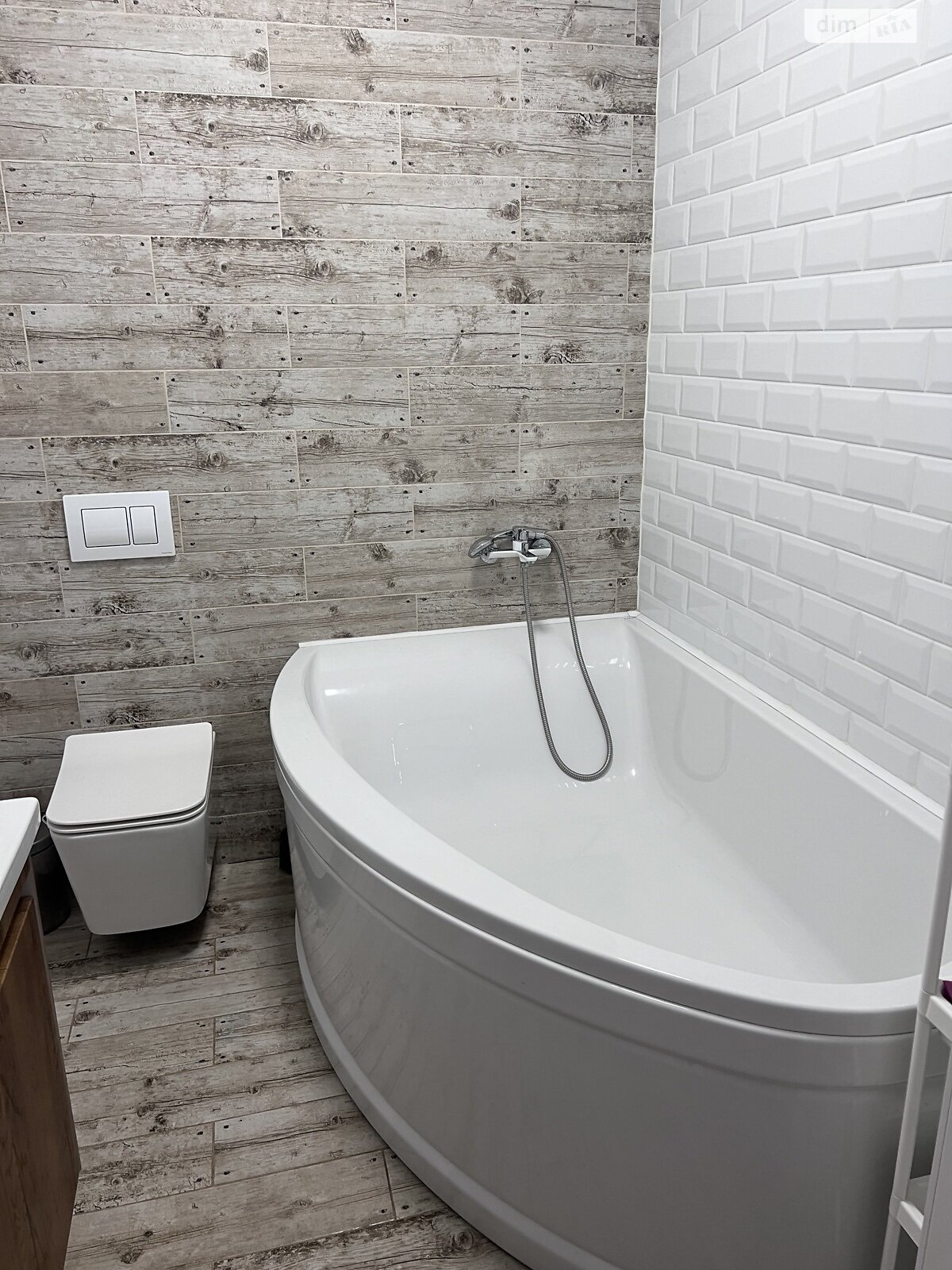 трехэтажный таунхаус, 170 кв. м, керамический блок. Продажа в Ирпене район Ирпень фото 1