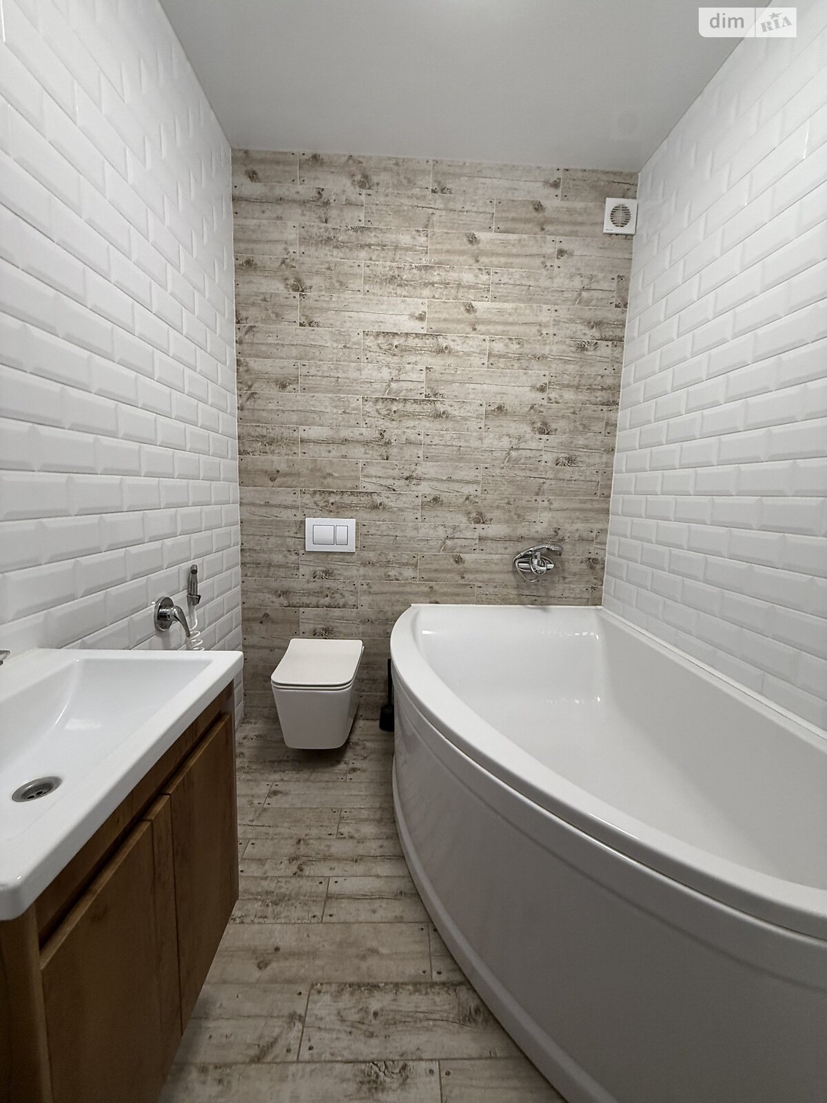 трехэтажный таунхаус, 170 кв. м, керамический блок. Продажа в Ирпене район Ирпень фото 1