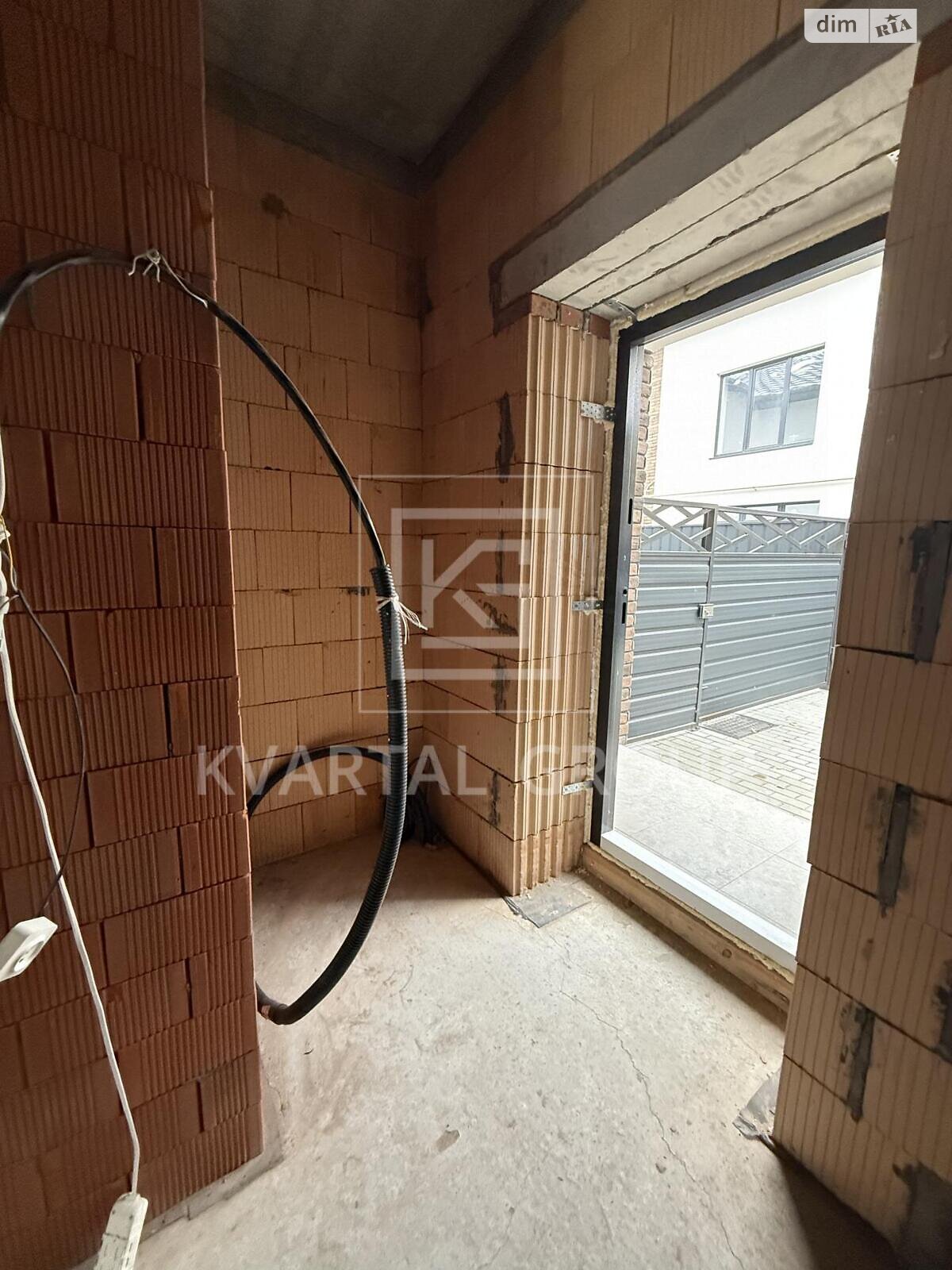 трехэтажный таунхаус, 120 кв. м, кирпич. Продажа в Ирпене район Ирпень фото 1 трехэтажный таунхаус, 120 кв. м, кирпич. Продажа в Ирпене район Ирпень фото 1