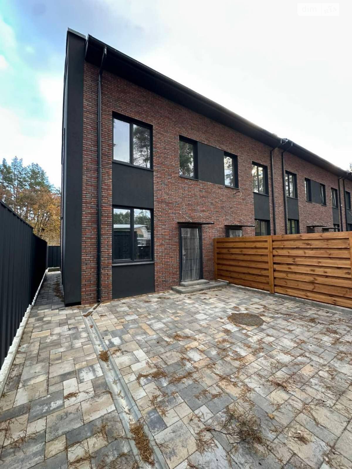 трехэтажный таунхаус, 86 кв. м, пеноблок. Продажа в Ирпене район Ирпень фото 1