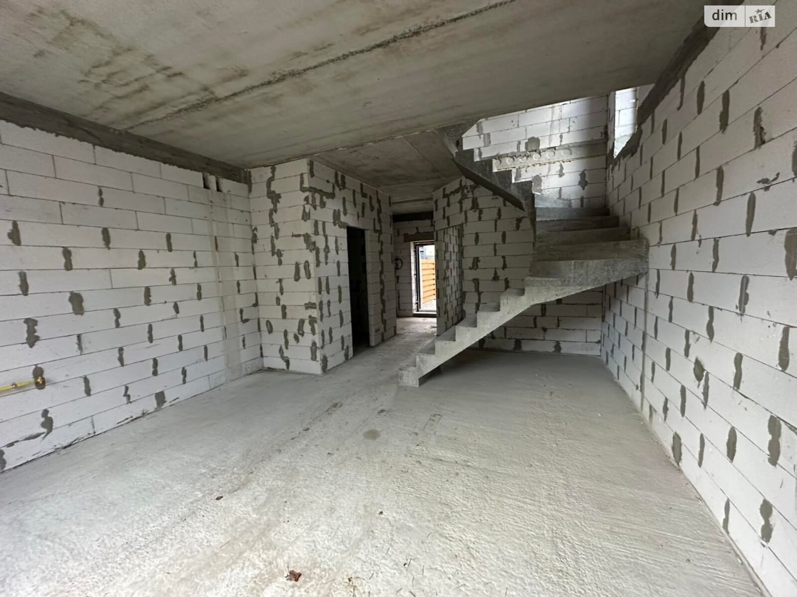 трехэтажный таунхаус, 86 кв. м, пеноблок. Продажа в Ирпене район Ирпень фото 1