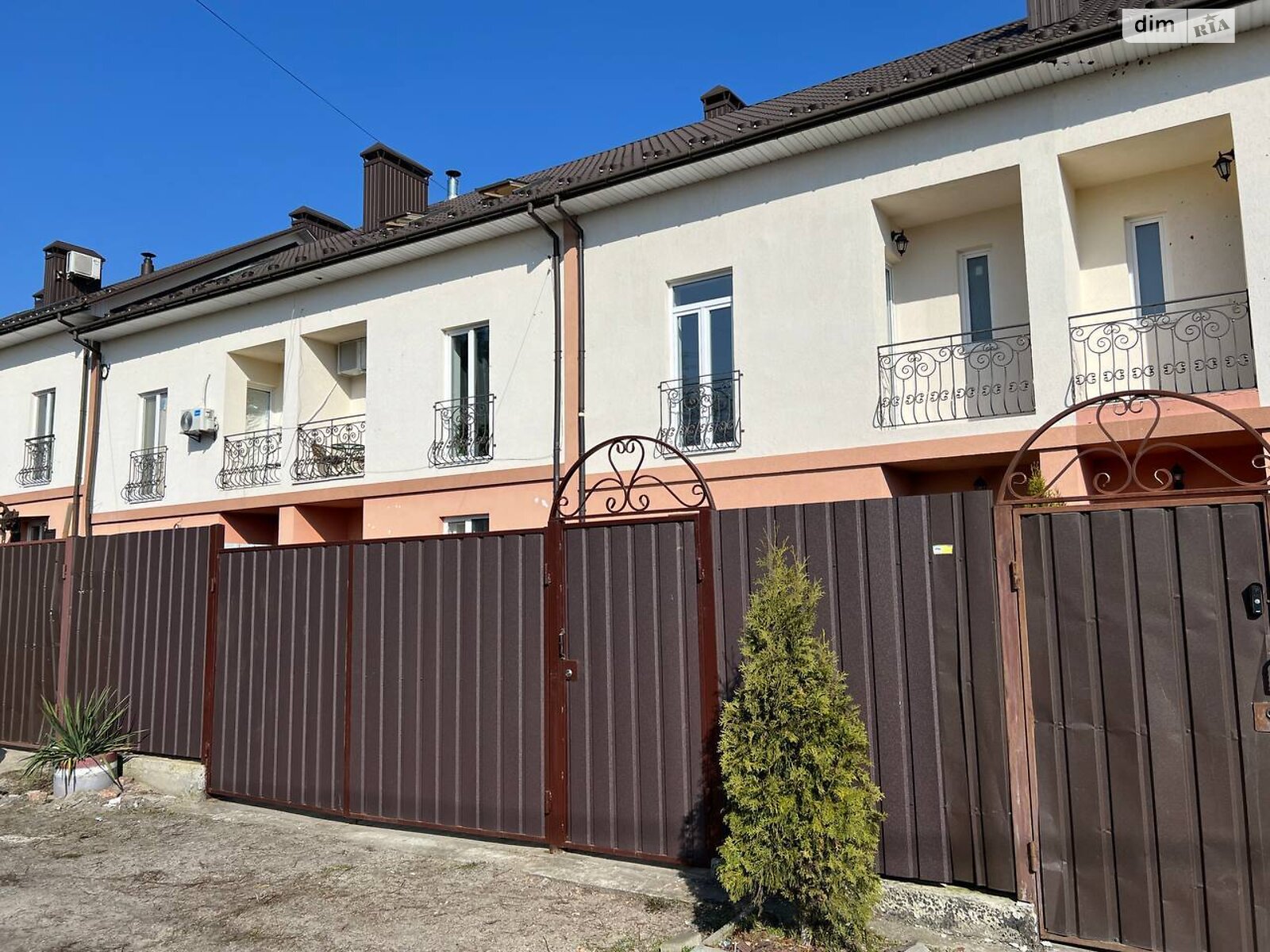 двухэтажный таунхаус, 90.6 кв. м, кирпич. Продажа в Ирпене район Ирпень фото 1 двухэтажный таунхаус, 90.6 кв. м, кирпич. Продажа в Ирпене район Ирпень фото 1