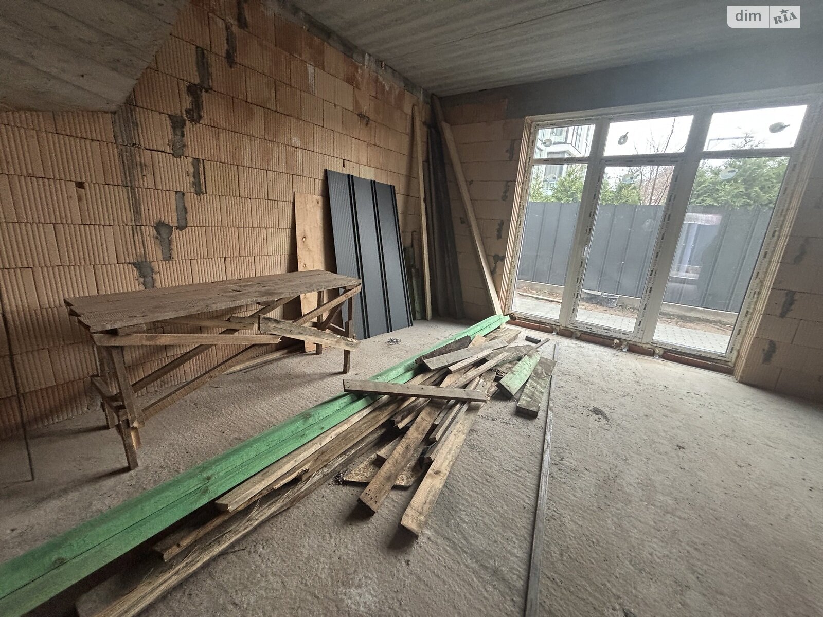 трехэтажный таунхаус, 100 кв. м, кирпич. Продажа в Ирпене район Ирпень фото 1 трехэтажный таунхаус, 100 кв. м, кирпич. Продажа в Ирпене район Ирпень фото 1