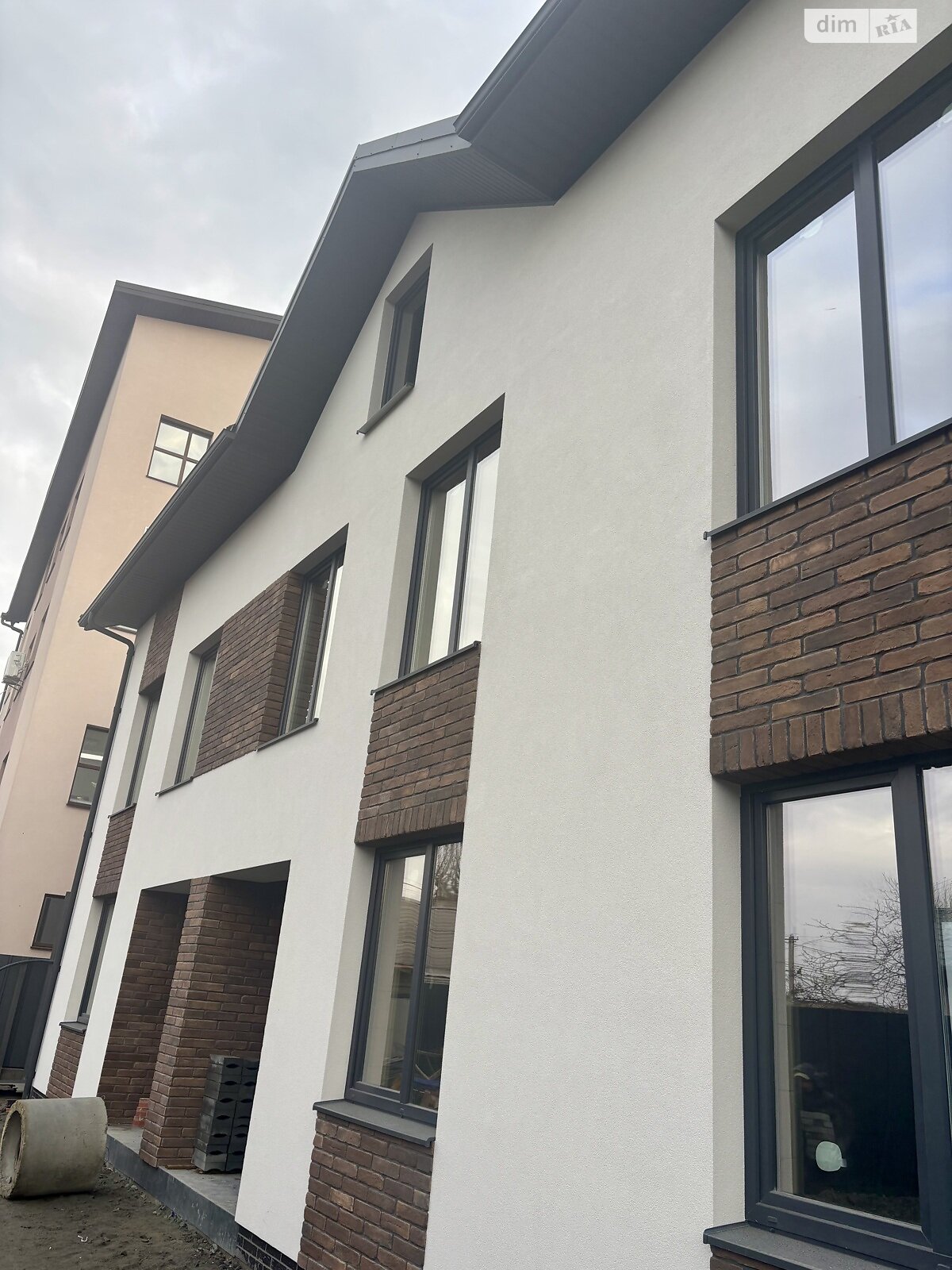 трехэтажный таунхаус, 100 кв. м, кирпич. Продажа в Ирпене район Ирпень фото 1 трехэтажный таунхаус, 100 кв. м, кирпич. Продажа в Ирпене район Ирпень фото 1