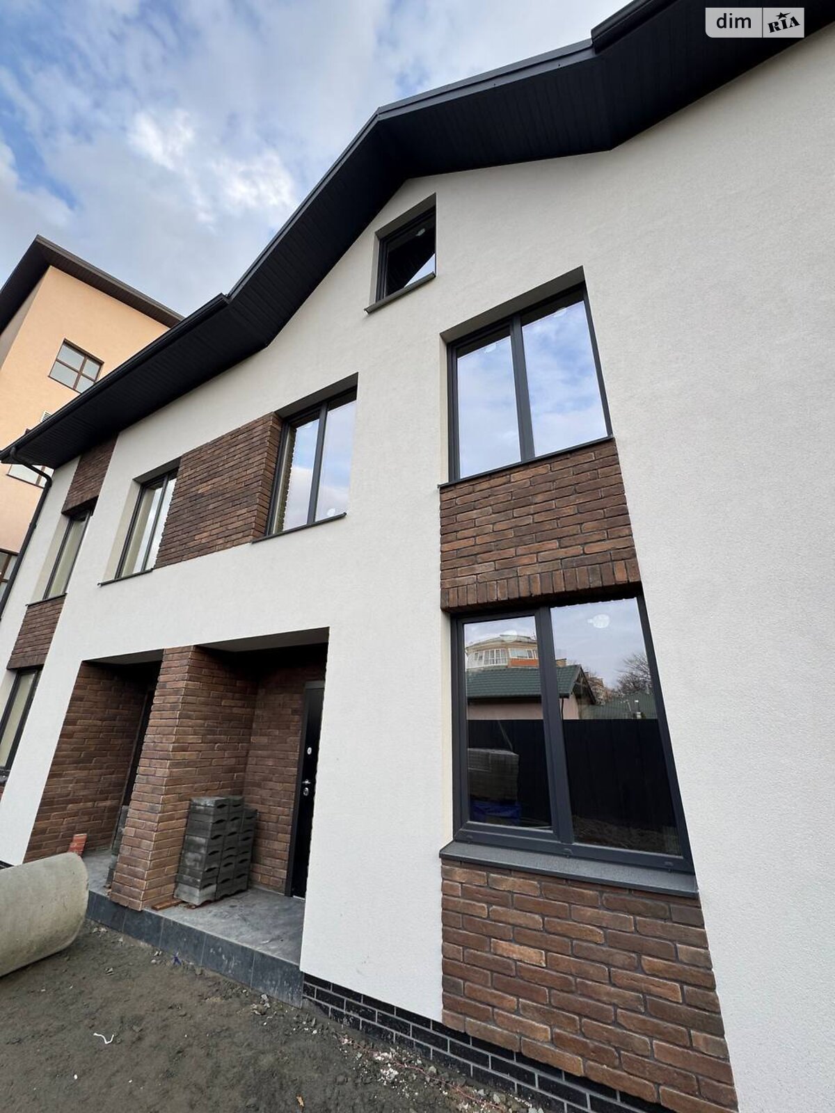 двухэтажный таунхаус, 135 кв. м, кирпич. Продажа в Ирпене район Ирпень фото 1 двухэтажный таунхаус, 135 кв. м, кирпич. Продажа в Ирпене район Ирпень фото 1