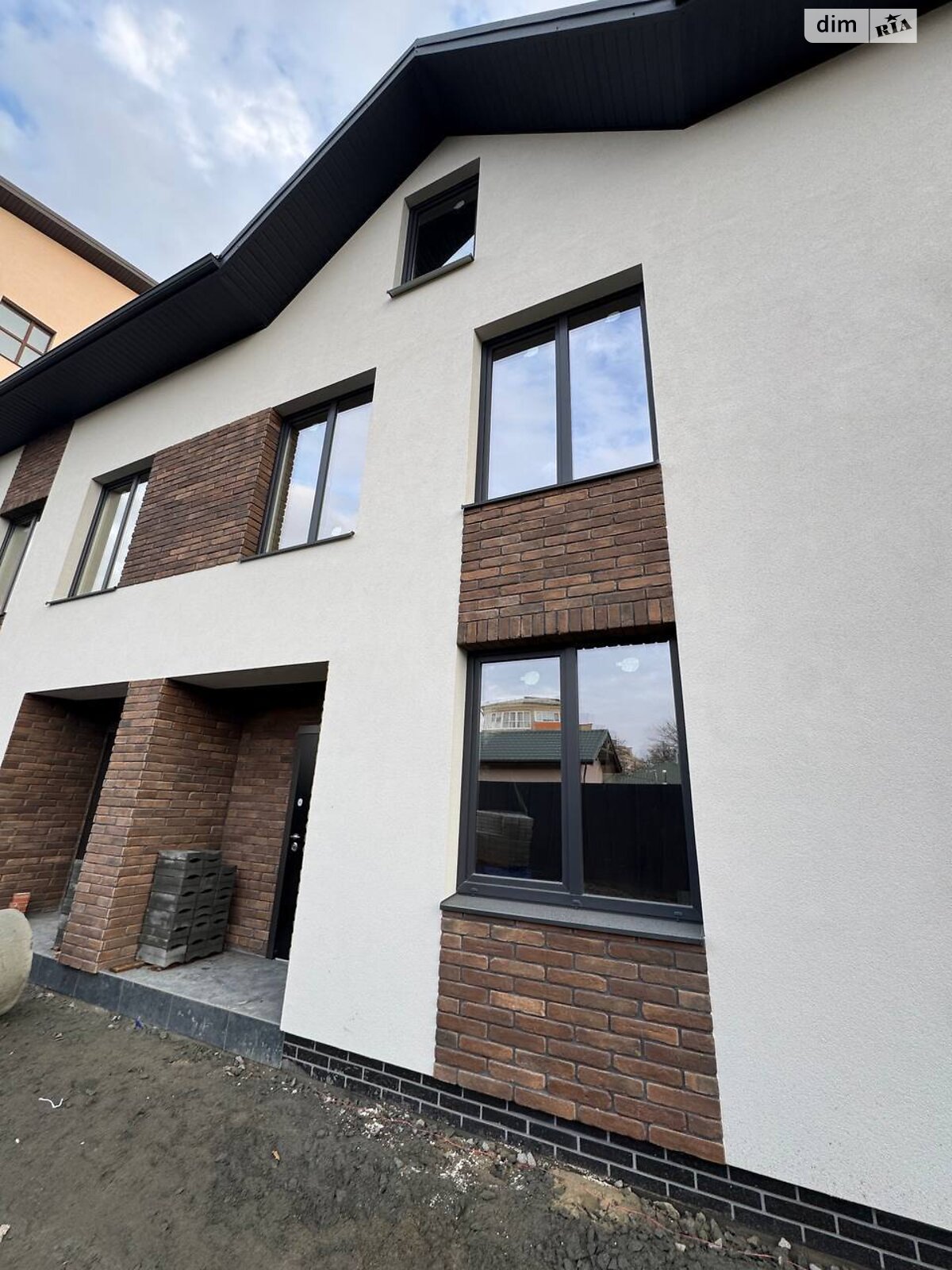 двухэтажный таунхаус, 135 кв. м, кирпич. Продажа в Ирпене район Ирпень фото 1 двухэтажный таунхаус, 135 кв. м, кирпич. Продажа в Ирпене район Ирпень фото 1