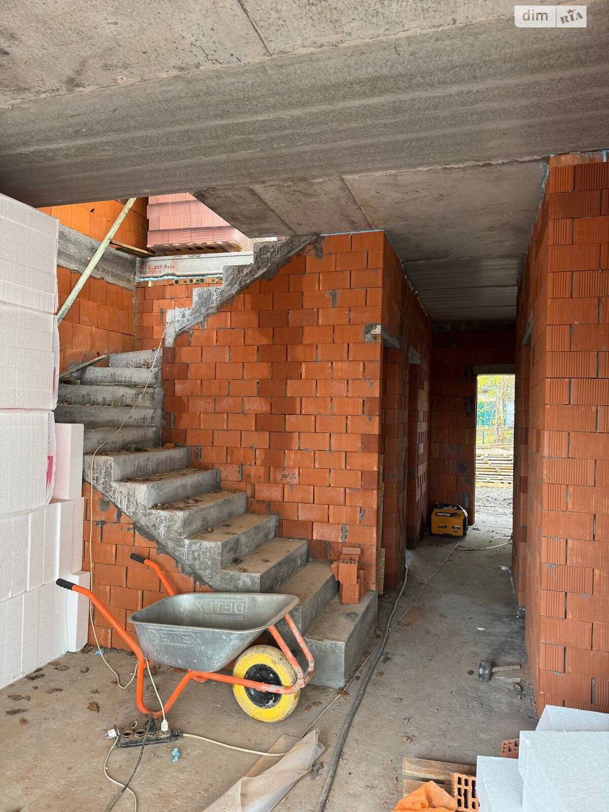 двухэтажный таунхаус, 103 кв. м, кирпич. Продажа в Ирпене район Ирпень фото 1 двухэтажный таунхаус, 103 кв. м, кирпич. Продажа в Ирпене район Ирпень фото 1