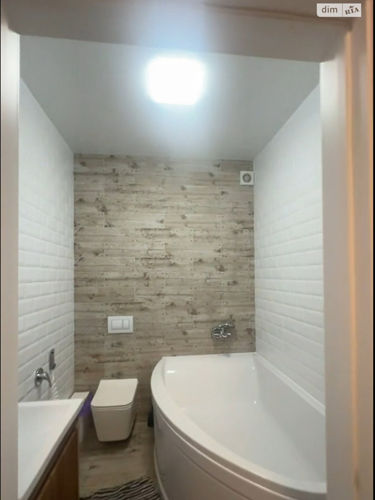 трехэтажный таунхаус, 120 кв. м, кирпич. Продажа в Ирпене фото 1