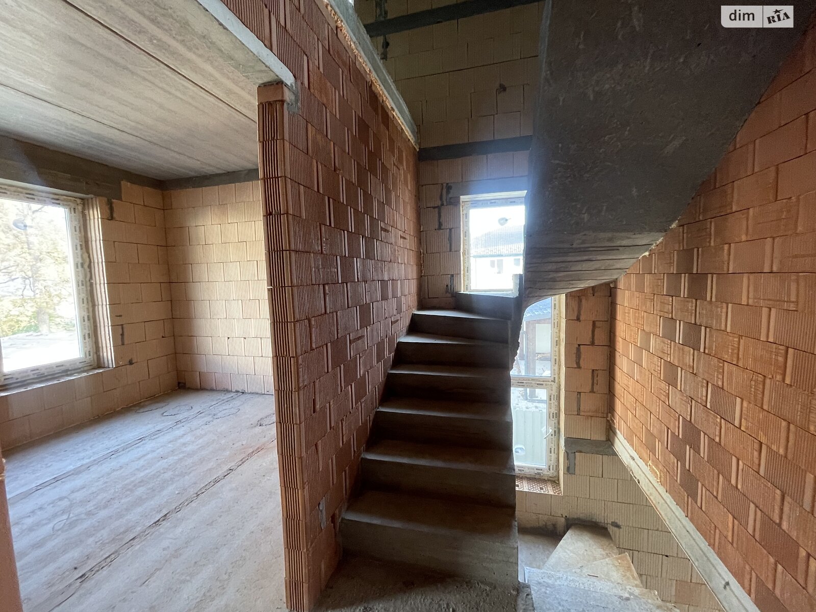 трехэтажный таунхаус, 120 кв. м, керамический блок. Продажа в Ирпене фото 1 трехэтажный таунхаус, 120 кв. м, керамический блок. Продажа в Ирпене фото 1