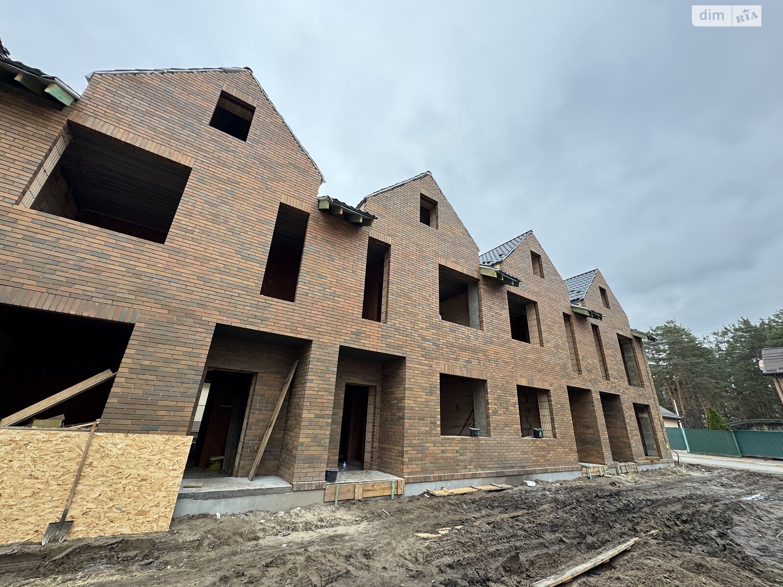 двухэтажный таунхаус, 104 кв. м, керамический кирпич. Продажа в Ирпене фото 1