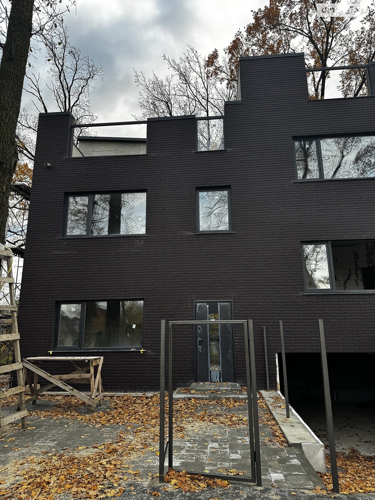 трехэтажный таунхаус, 130.3 кв. м, кирпич. Продажа в Буче фото 1 трехэтажный таунхаус, 130.3 кв. м, кирпич. Продажа в Буче фото 1