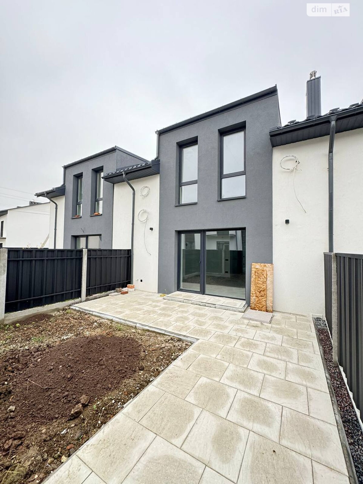 двоповерховий таунхаус без меблів, 125 кв. м, цегла. Продаж у Івано-Франківську фото 1 двоповерховий таунхаус без меблів, 125 кв. м, цегла. Продаж у Івано-Франківську фото 1