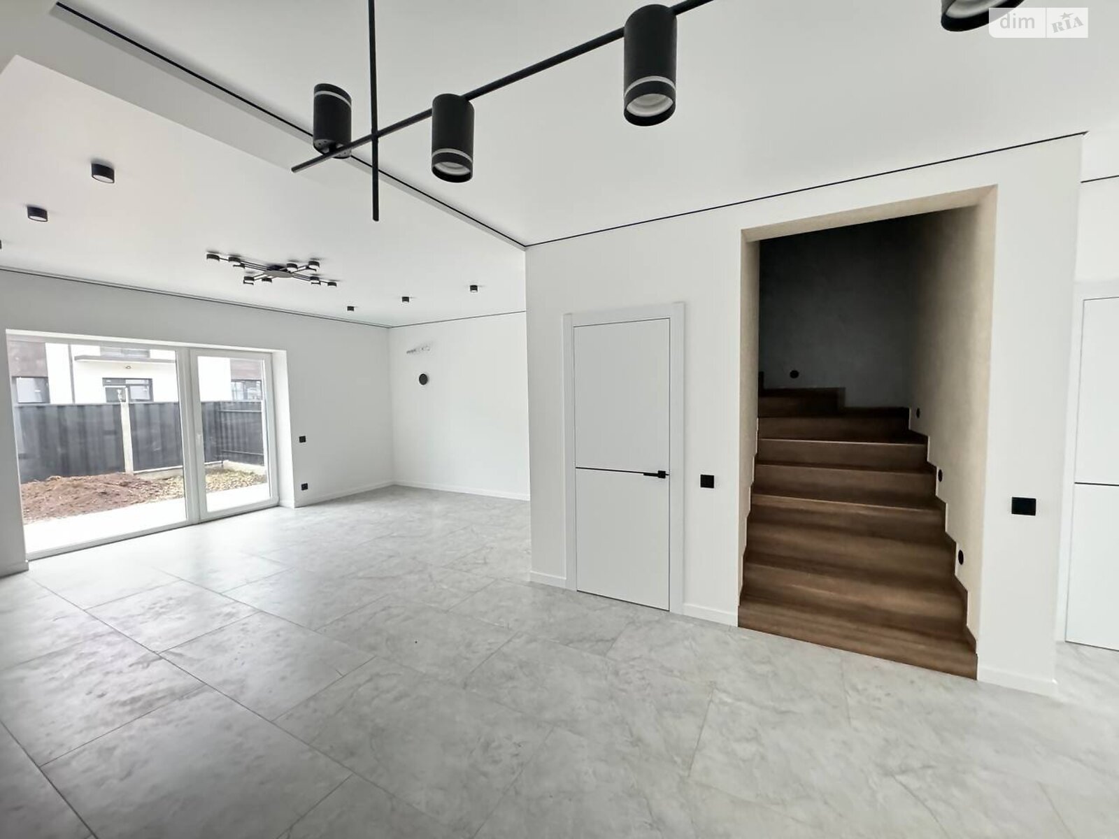 двоповерховий таунхаус без меблів, 125 кв. м, цегла. Продаж у Івано-Франківську фото 1 двоповерховий таунхаус без меблів, 125 кв. м, цегла. Продаж у Івано-Франківську фото 1