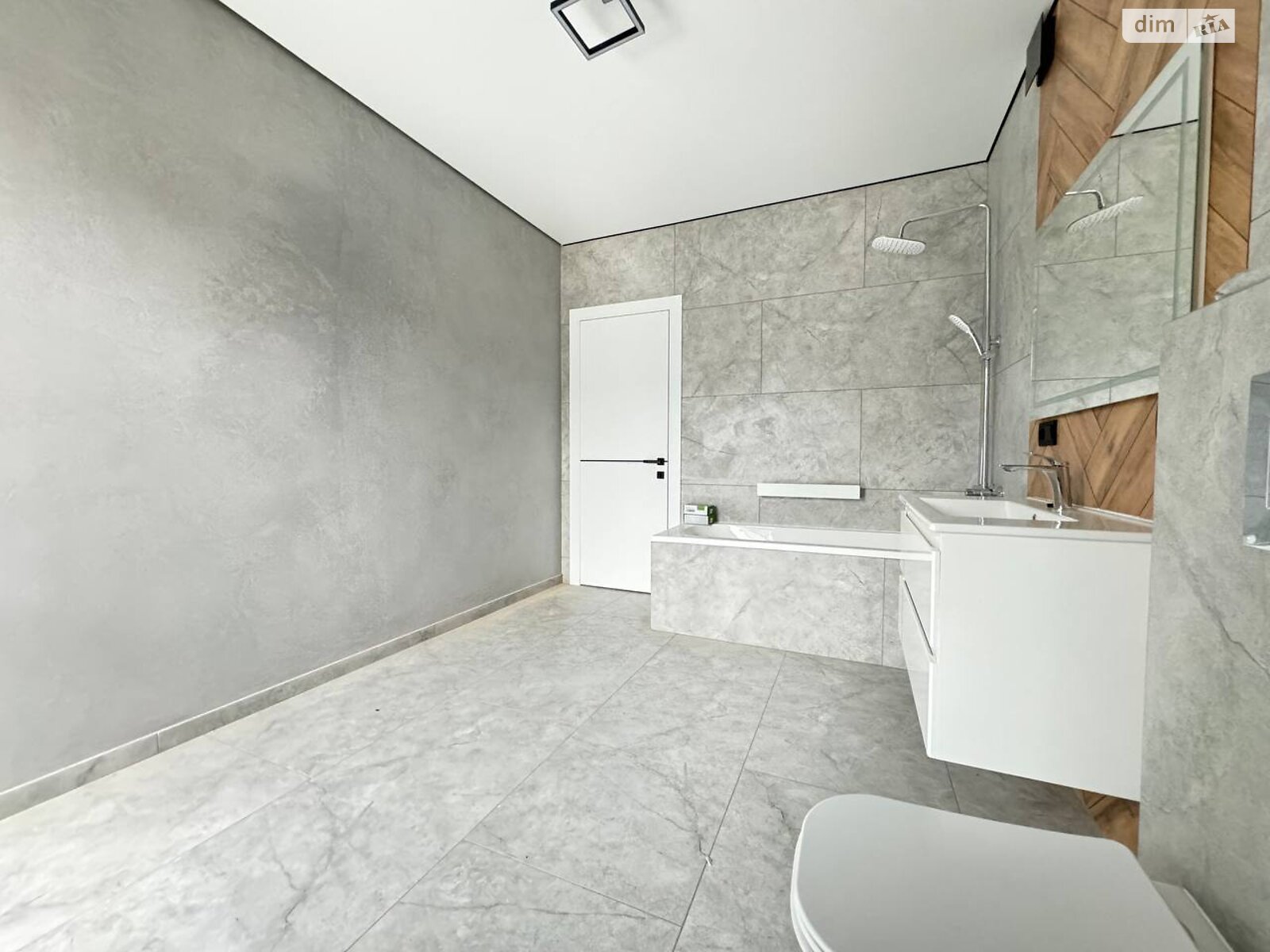 двоповерховий таунхаус без меблів, 125 кв. м, цегла. Продаж у Івано-Франківську фото 1 двоповерховий таунхаус без меблів, 125 кв. м, цегла. Продаж у Івано-Франківську фото 1